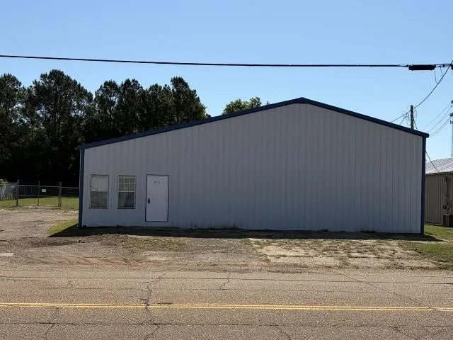 Warehouse For Sale in Gregg County , 812 S Commerce St., Kilgore, Texas 75662, 0, 0, Garage spaces, 0 Sqft, built in 1998, Price $279,000, mls#21272274, Real Estate Agent in Kilgore, Homes For Sale in Gregg county, Homes For Sale in Kilgore, Realtor in Kilgore Texas, Real Estate Brokerage Independent Realty Texas, Luminita Cordes Realtor