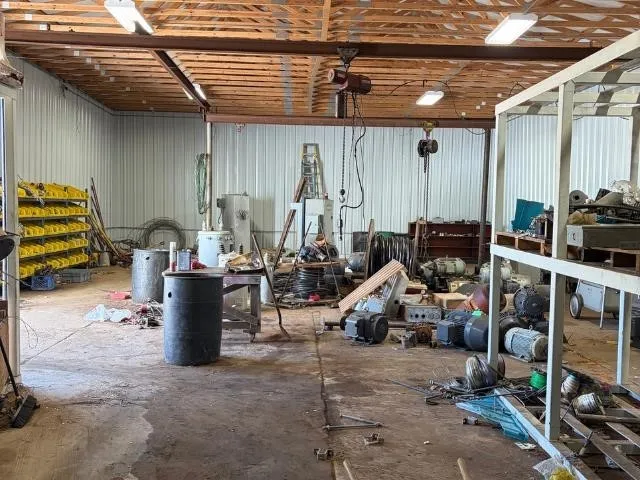 Warehouse For Sale in Gregg County , 812 S Commerce St., Kilgore, Texas 75662, 0, 0, Garage spaces, 0 Sqft, built in 1998, Price $279,000, mls#21272274, Real Estate Agent in Kilgore, Homes For Sale in Gregg county, Homes For Sale in Kilgore, Realtor in Kilgore Texas, Real Estate Brokerage Independent Realty Texas, Luminita Cordes Realtor