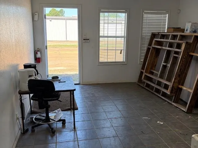 Warehouse For Sale in Gregg County , 812 S Commerce St., Kilgore, Texas 75662, 0, 0, Garage spaces, 0 Sqft, built in 1998, Price $279,000, mls#21272274, Real Estate Agent in Kilgore, Homes For Sale in Gregg county, Homes For Sale in Kilgore, Realtor in Kilgore Texas, Real Estate Brokerage Independent Realty Texas, Luminita Cordes Realtor