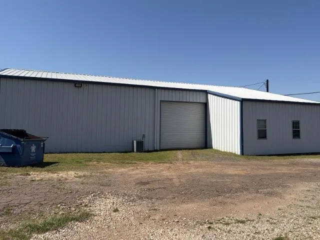 Warehouse For Sale in Gregg County , 812 S Commerce St., Kilgore, Texas 75662, 0, 0, Garage spaces, 0 Sqft, built in 1998, Price $279,000, mls#21272274, Real Estate Agent in Kilgore, Homes For Sale in Gregg county, Homes For Sale in Kilgore, Realtor in Kilgore Texas, Real Estate Brokerage Independent Realty Texas, Luminita Cordes Realtor
