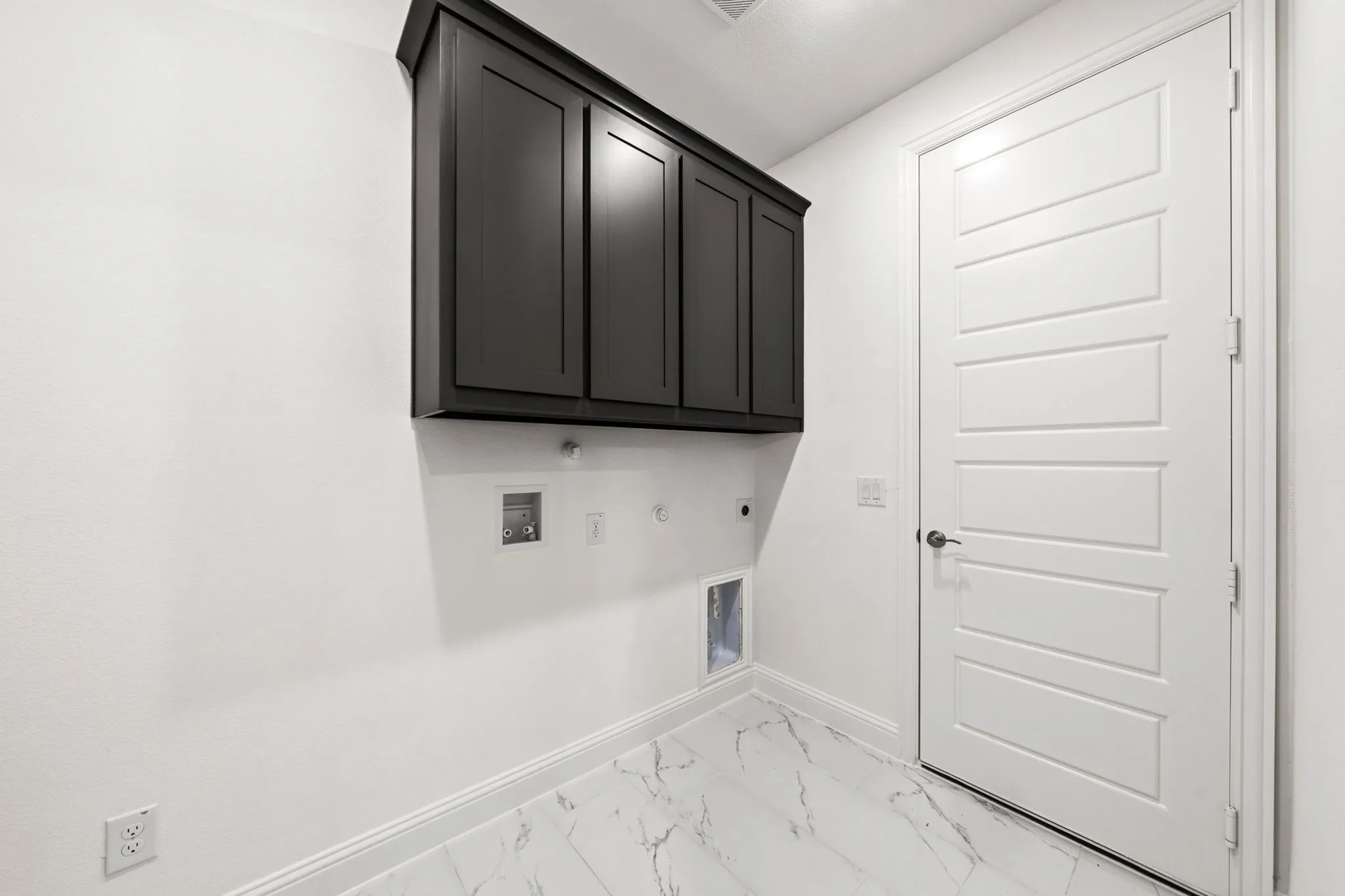 Single Family Residence For Sale in Tarrant County , 819 Beverly Drive, Grapevine, Texas 76051, 4 Bedroom, 3 Bathroom, 2 Garage spaces, 2,703 Sqft, built in 2026, mls#21272276, Real Estate Agent in Grapevine, Homes For Sale in Tarrant county, Homes For Sale in Grapevine, Realtor in Grapevine Texas, Real Estate Brokerage Independent Realty Texas, Luminita Cordes Realtor