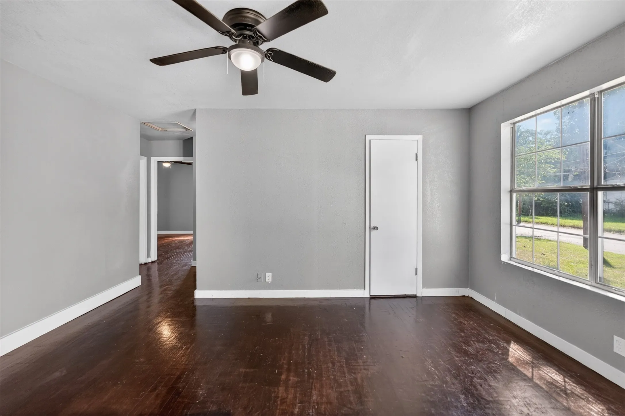 Single Family Residence For Sale in Johnson County , 604 Graham Street, Cleburne, Texas 76033, 4 Bedroom, 2 Bathroom, Garage spaces, 1,804 Sqft, built in 1940, mls#21271751, Real Estate Agent in Cleburne, Homes For Sale in Johnson county, Homes For Sale in Cleburne, Realtor in Cleburne Texas, Real Estate Brokerage Independent Realty Texas, Luminita Cordes Realtor