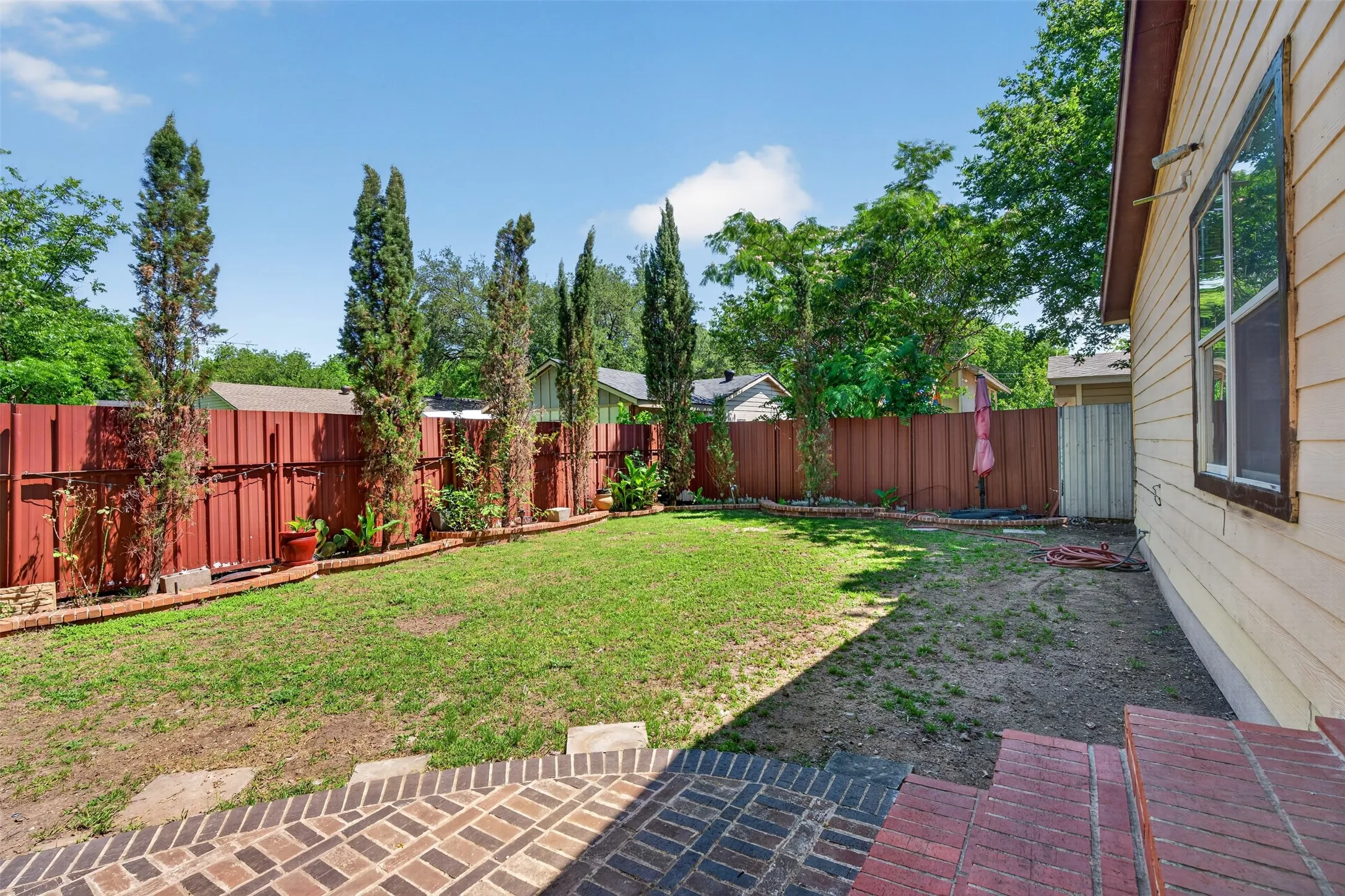Single Family Residence For Sale in Johnson County , 604 Graham Street, Cleburne, Texas 76033, 4 Bedroom, 2 Bathroom, Garage spaces, 1,804 Sqft, built in 1940, mls#21271751, Real Estate Agent in Cleburne, Homes For Sale in Johnson county, Homes For Sale in Cleburne, Realtor in Cleburne Texas, Real Estate Brokerage Independent Realty Texas, Luminita Cordes Realtor