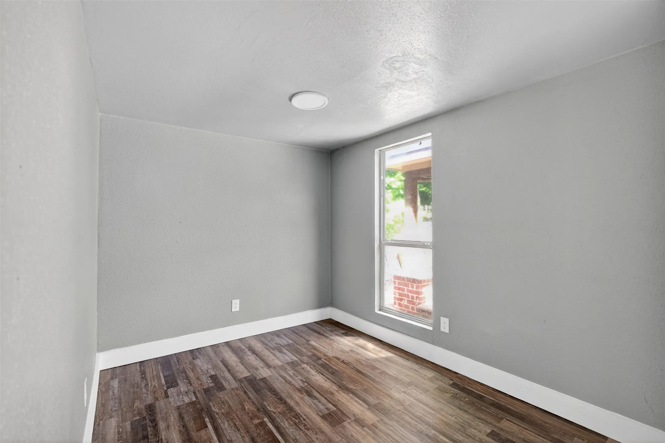 Single Family Residence For Sale in Johnson County , 604 Graham Street, Cleburne, Texas 76033, 4 Bedroom, 2 Bathroom, Garage spaces, 1,804 Sqft, built in 1940, mls#21271751, Real Estate Agent in Cleburne, Homes For Sale in Johnson county, Homes For Sale in Cleburne, Realtor in Cleburne Texas, Real Estate Brokerage Independent Realty Texas, Luminita Cordes Realtor