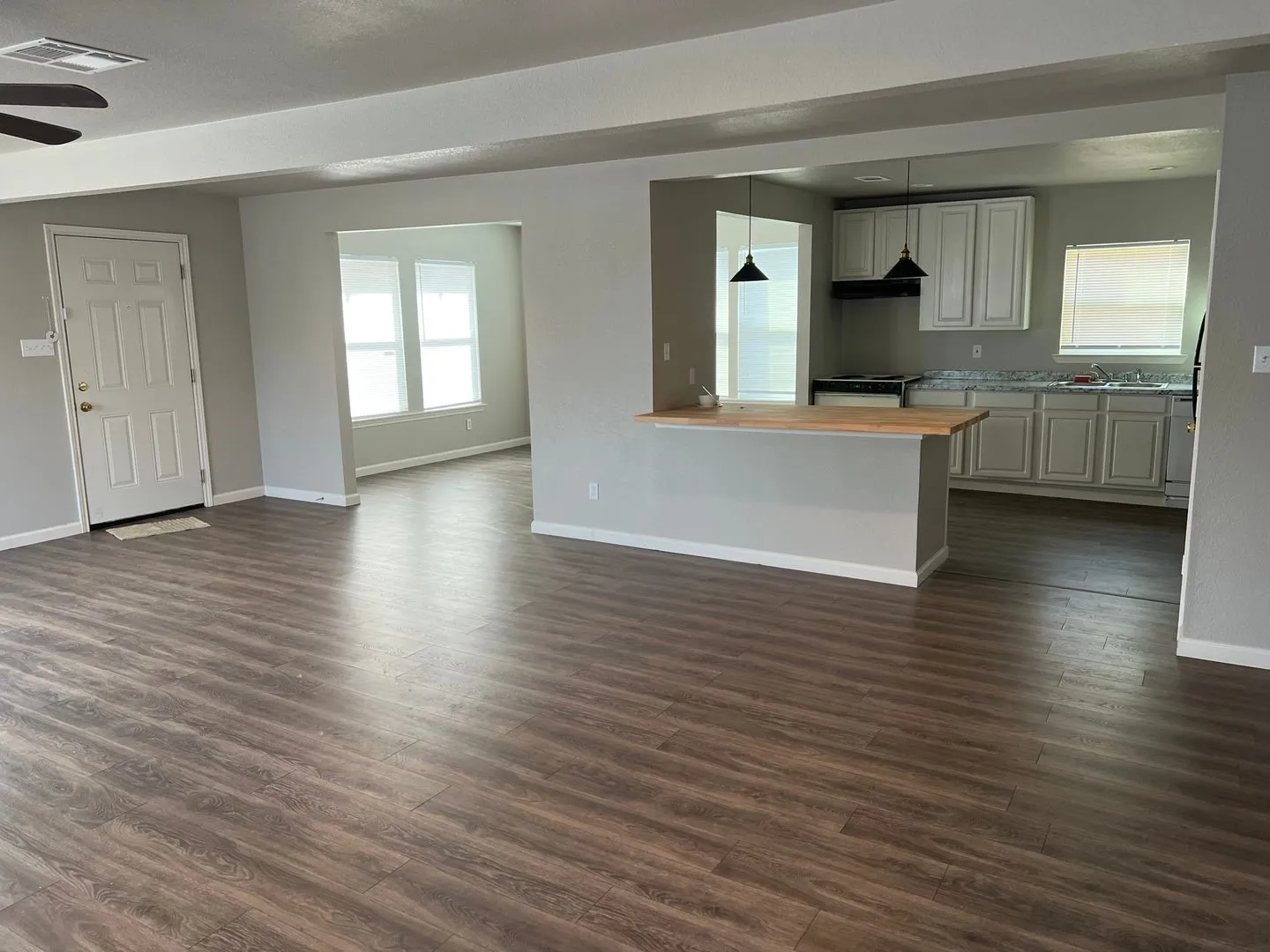 Single Family Residence For Rent in Denton County , 500 W Parkway Street 2, Denton, Texas 76201, 4 Bedrooms, 2 Bathrooms, Garage spaces, 2,350 Sqft, built in 1949, Price $2,300, mls#21272293, Real Estate Agent in Denton, Homes For Rent in Denton county, Homes For Rent in Denton, Realtor in Denton Texas, Real Estate Brokerage Independent Realty Texas, Luminita Cordes Realtor