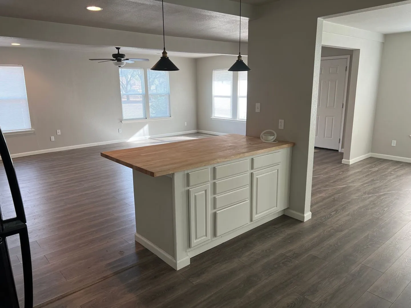 Single Family Residence For Rent in Denton County , 500 W Parkway Street 2, Denton, Texas 76201, 4 Bedrooms, 2 Bathrooms, Garage spaces, 2,350 Sqft, built in 1949, Price $2,300, mls#21272293, Real Estate Agent in Denton, Homes For Rent in Denton county, Homes For Rent in Denton, Realtor in Denton Texas, Real Estate Brokerage Independent Realty Texas, Luminita Cordes Realtor