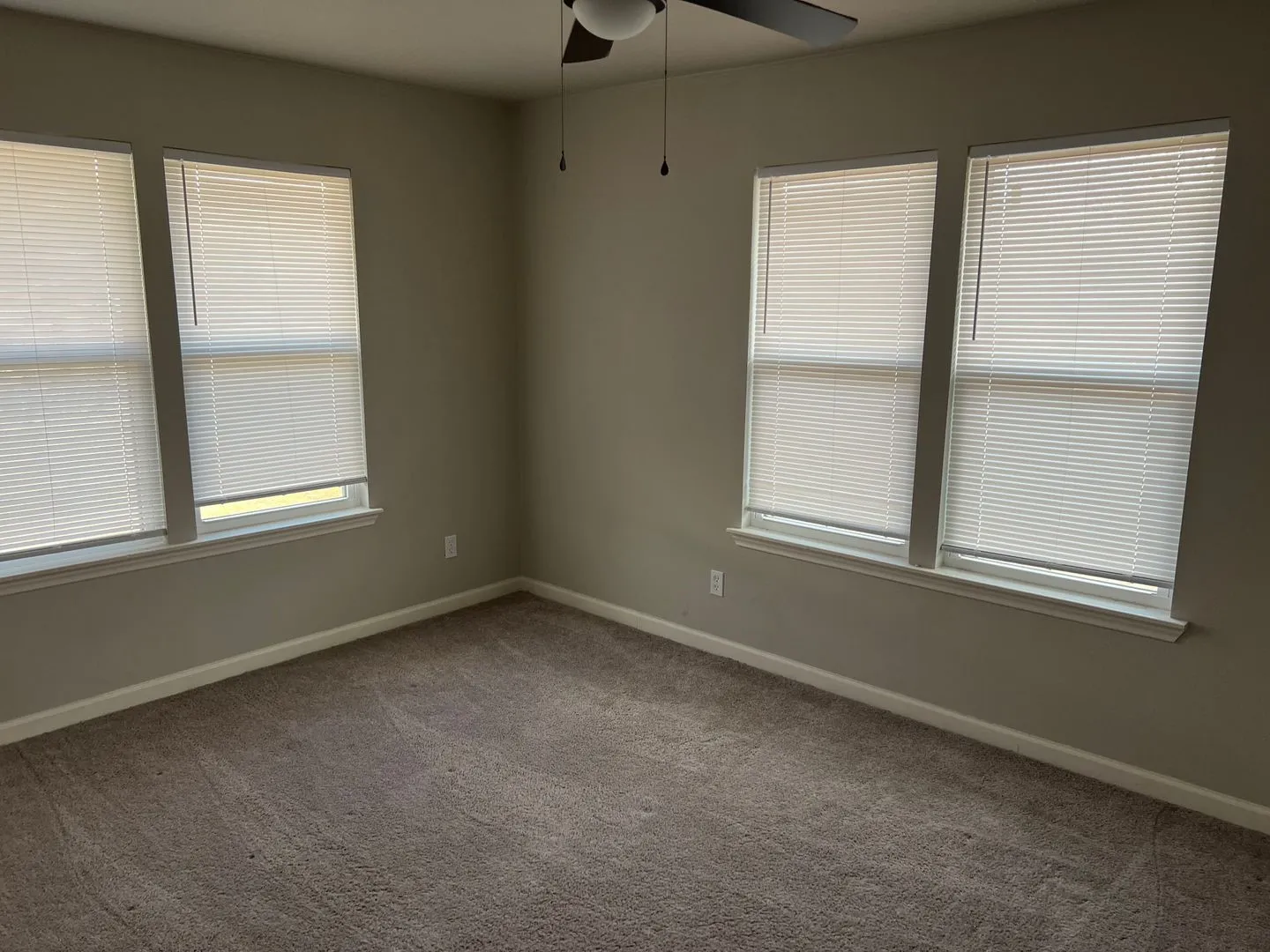 Single Family Residence For Rent in Denton County , 500 W Parkway Street 2, Denton, Texas 76201, 4 Bedrooms, 2 Bathrooms, Garage spaces, 2,350 Sqft, built in 1949, Price $2,300, mls#21272293, Real Estate Agent in Denton, Homes For Rent in Denton county, Homes For Rent in Denton, Realtor in Denton Texas, Real Estate Brokerage Independent Realty Texas, Luminita Cordes Realtor