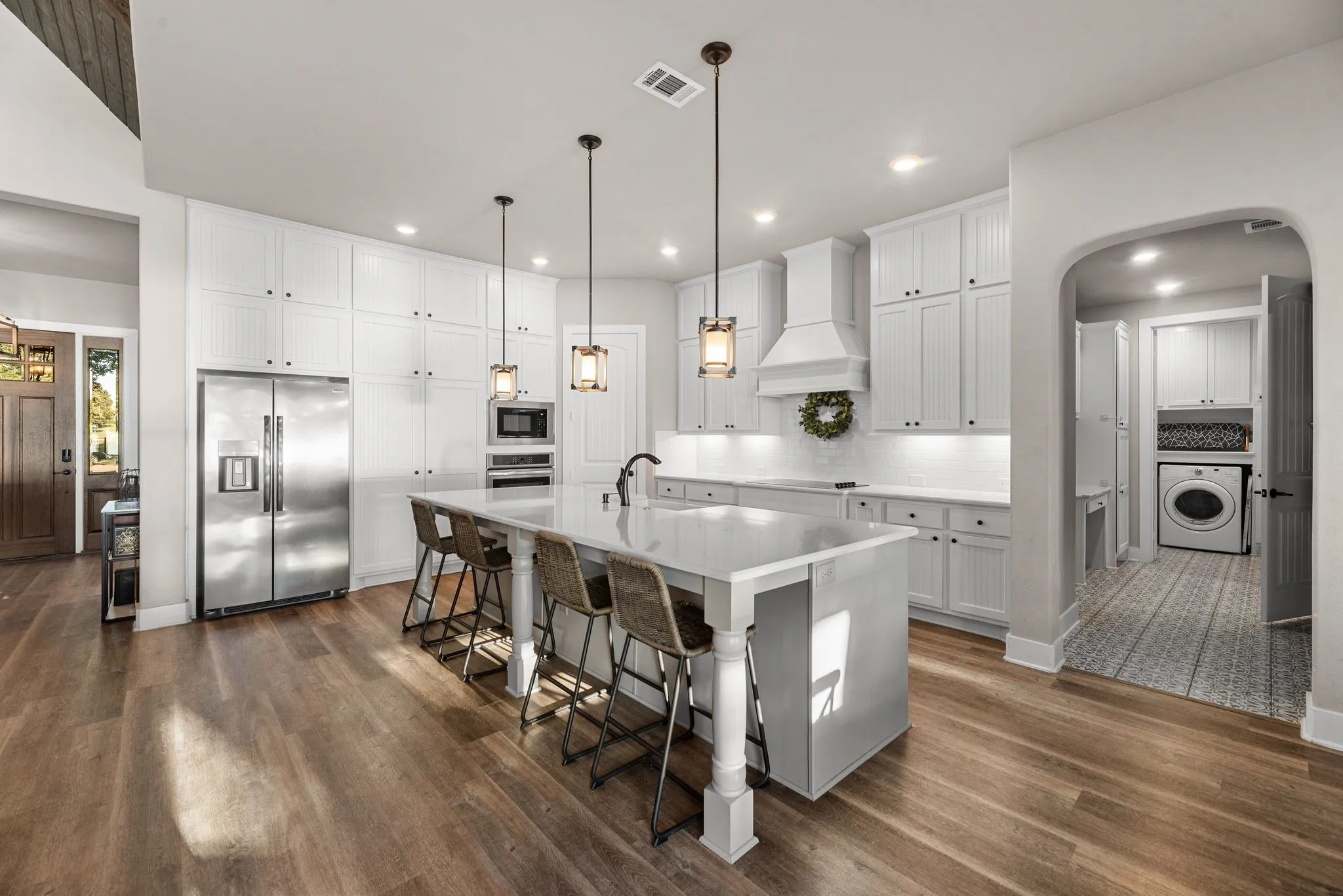 Single Family Residence For Sale in Navarro County , 1144 Paradise Cove, Streetman, Texas 75859, 6 Bedroom, 7 Bathroom, 3 Garage spaces, 4,041 Sqft, built in 2021, mls#21271785, Real Estate Agent in Streetman, Homes For Sale in Navarro county, Homes For Sale in Streetman, Realtor in Streetman Texas, Real Estate Brokerage Independent Realty Texas, Luminita Cordes Realtor