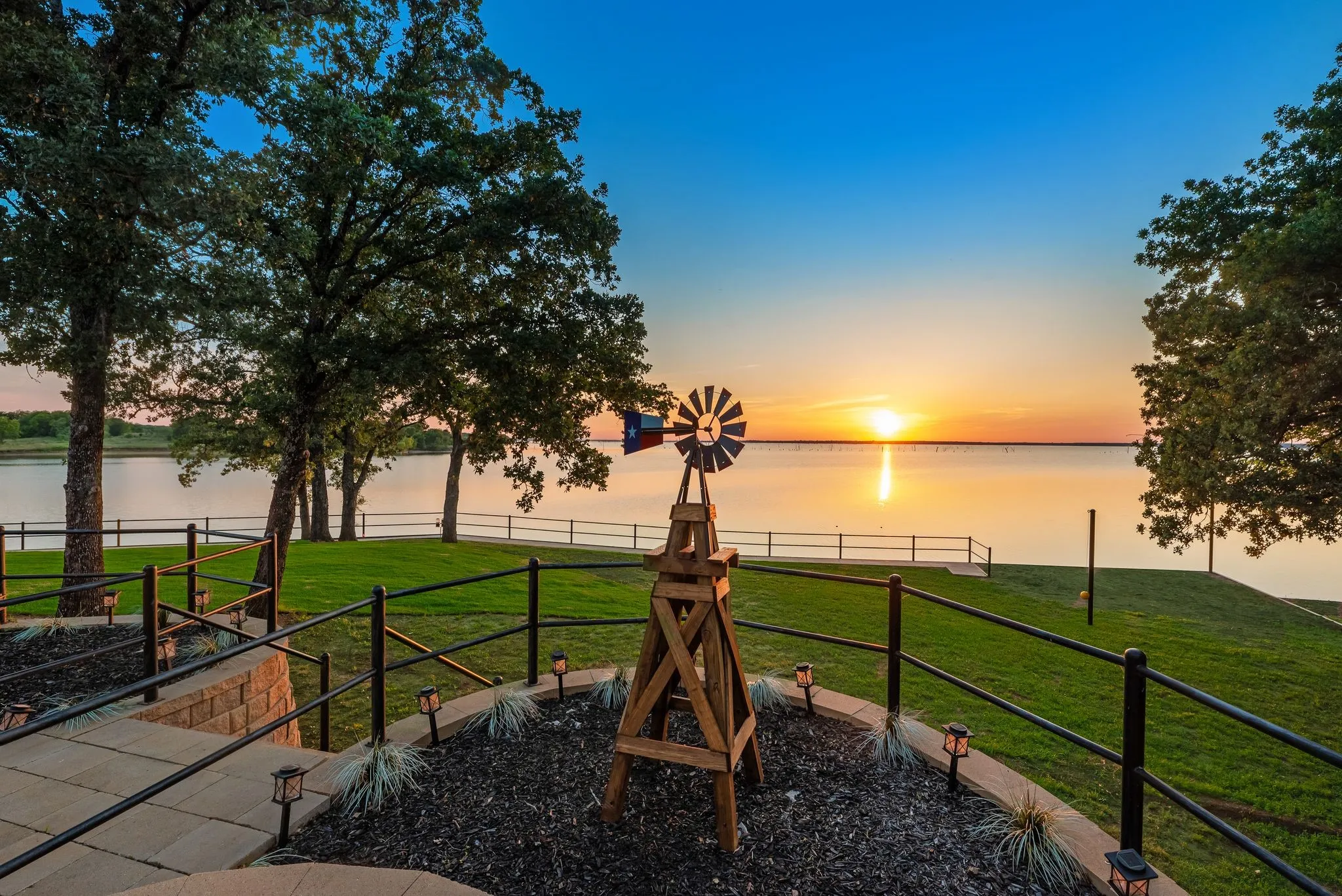 Single Family Residence For Sale in Navarro County , 1144 Paradise Cove, Streetman, Texas 75859, 6 Bedroom, 7 Bathroom, 3 Garage spaces, 4,041 Sqft, built in 2021, mls#21271785, Real Estate Agent in Streetman, Homes For Sale in Navarro county, Homes For Sale in Streetman, Realtor in Streetman Texas, Real Estate Brokerage Independent Realty Texas, Luminita Cordes Realtor
