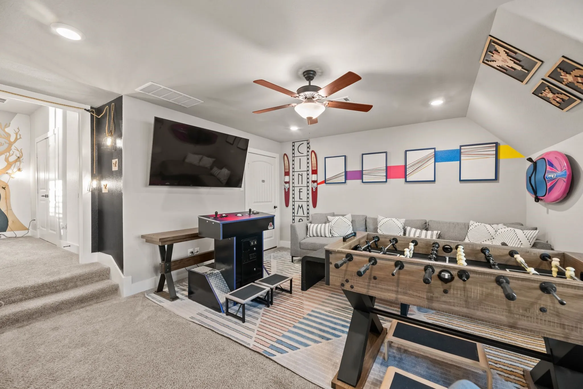 Single Family Residence For Sale in Navarro County , 1144 Paradise Cove, Streetman, Texas 75859, 6 Bedroom, 7 Bathroom, 3 Garage spaces, 4,041 Sqft, built in 2021, mls#21271785, Real Estate Agent in Streetman, Homes For Sale in Navarro county, Homes For Sale in Streetman, Realtor in Streetman Texas, Real Estate Brokerage Independent Realty Texas, Luminita Cordes Realtor