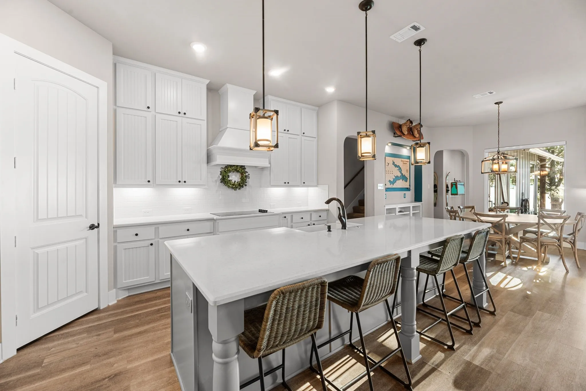 Single Family Residence For Sale in Navarro County , 1144 Paradise Cove, Streetman, Texas 75859, 6 Bedroom, 7 Bathroom, 3 Garage spaces, 4,041 Sqft, built in 2021, mls#21271785, Real Estate Agent in Streetman, Homes For Sale in Navarro county, Homes For Sale in Streetman, Realtor in Streetman Texas, Real Estate Brokerage Independent Realty Texas, Luminita Cordes Realtor