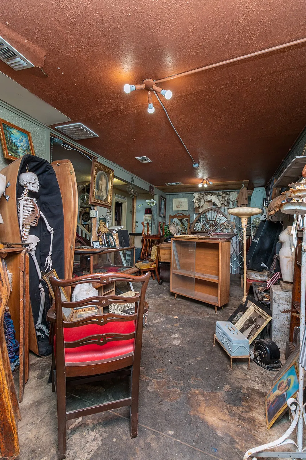 Business For Sale in Mc Culloch County , 107, 109, 115 W Commerce Street, Brady, Texas 76825, 0, 0, Garage spaces, 7,080 Sqft, built in 1920, mls#21242995, Real Estate Agent in Brady, Homes For Sale in Mc Culloch county, Homes For Sale in Brady, Realtor in Brady Texas, Real Estate Brokerage Independent Realty Texas, Luminita Cordes Realtor