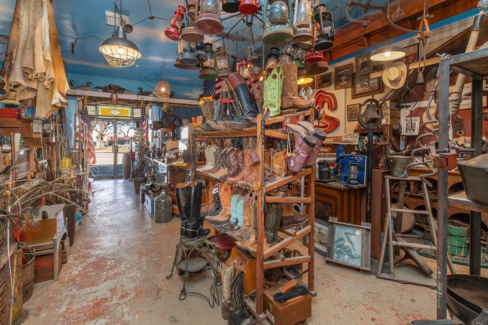 Business For Sale in Mc Culloch County , 107, 109, 115 W Commerce Street, Brady, Texas 76825, 0, 0, Garage spaces, 7,080 Sqft, built in 1920, mls#21242995, Real Estate Agent in Brady, Homes For Sale in Mc Culloch county, Homes For Sale in Brady, Realtor in Brady Texas, Real Estate Brokerage Independent Realty Texas, Luminita Cordes Realtor