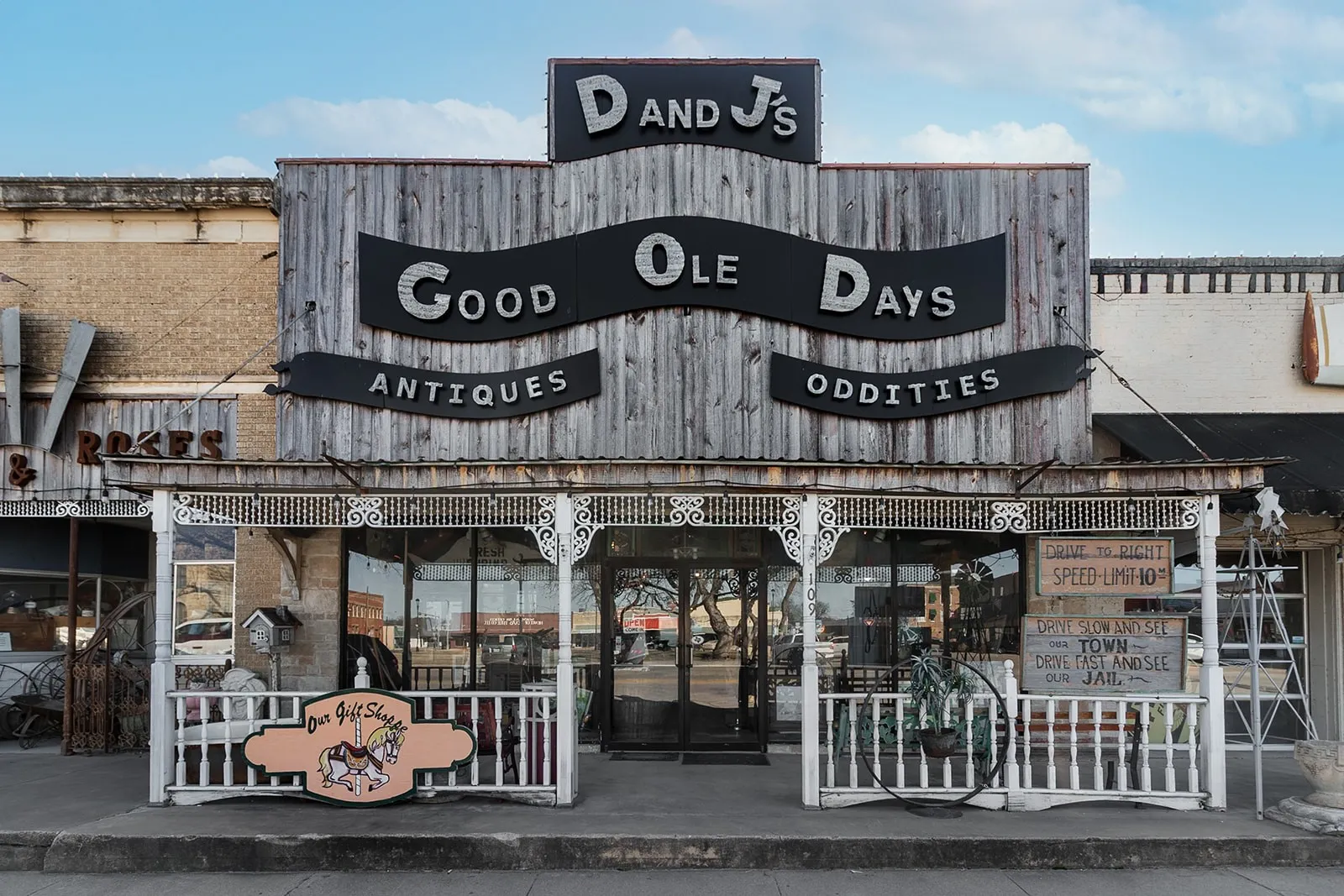 Business For Sale in Mc Culloch County , 107, 109, 115 W Commerce Street, Brady, Texas 76825, 0, 0, Garage spaces, 7,080 Sqft, built in 1920, mls#21242995, Real Estate Agent in Brady, Homes For Sale in Mc Culloch county, Homes For Sale in Brady, Realtor in Brady Texas, Real Estate Brokerage Independent Realty Texas, Luminita Cordes Realtor