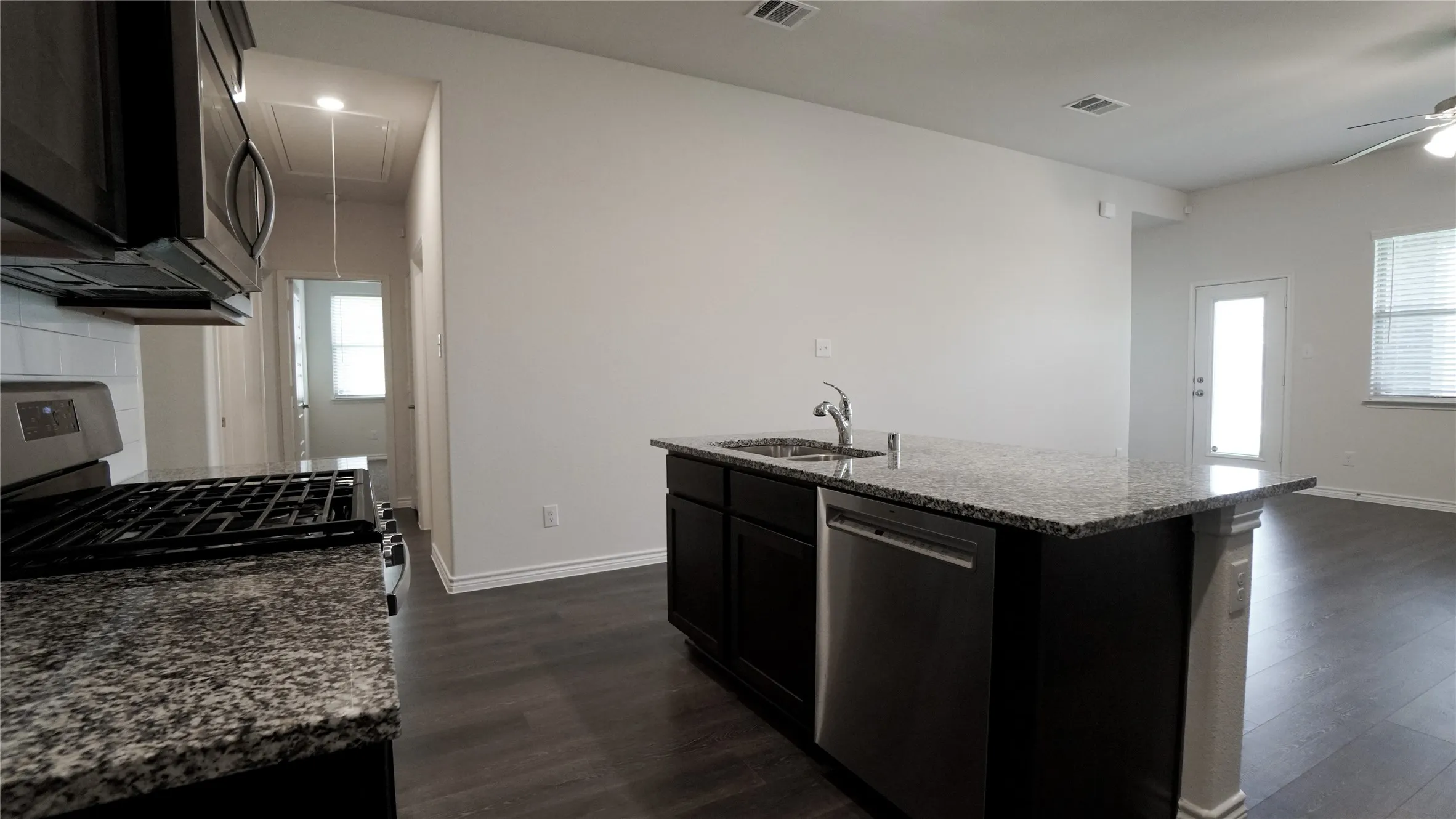 Single Family Residence For Sale in Rockwall County , 710 John Adams Court, Fate, Texas 75189, 4 Bedroom, 2 Bathroom, 2 Garage spaces, 2,153 Sqft, built in 2022, mls#21269092, Real Estate Agent in Fate, Homes For Sale in Rockwall county, Homes For Sale in Fate, Realtor in Fate Texas, Real Estate Brokerage Independent Realty Texas, Luminita Cordes Realtor