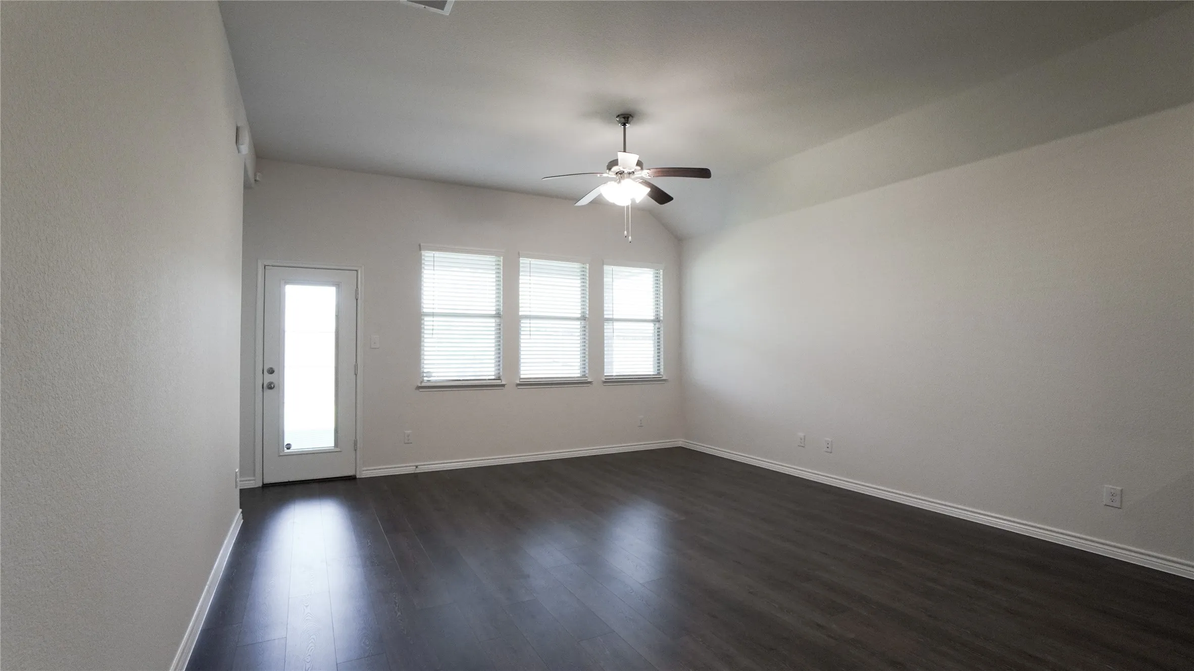 Single Family Residence For Sale in Rockwall County , 710 John Adams Court, Fate, Texas 75189, 4 Bedroom, 2 Bathroom, 2 Garage spaces, 2,153 Sqft, built in 2022, mls#21269092, Real Estate Agent in Fate, Homes For Sale in Rockwall county, Homes For Sale in Fate, Realtor in Fate Texas, Real Estate Brokerage Independent Realty Texas, Luminita Cordes Realtor