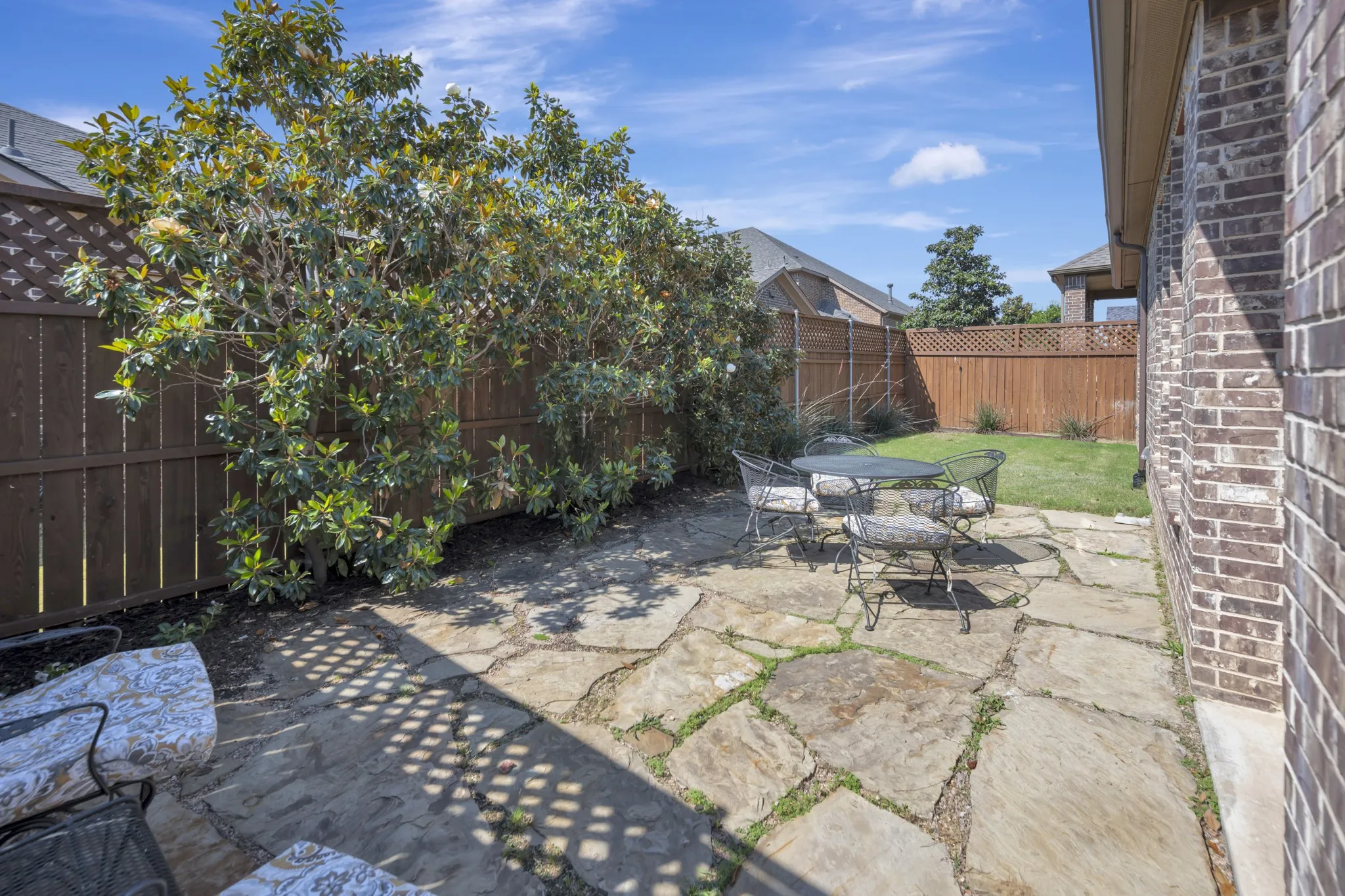 Single Family Residence For Sale in Denton County , 448 Chestnut Lane, Roanoke, Texas 76262, 3 Bedroom, 2 Bathroom, 2 Garage spaces, 2,083 Sqft, built in 2014, mls#21268331, Real Estate Agent in Roanoke, Homes For Sale in Denton county, Homes For Sale in Roanoke, Realtor in Roanoke Texas, Real Estate Brokerage Independent Realty Texas, Luminita Cordes Realtor