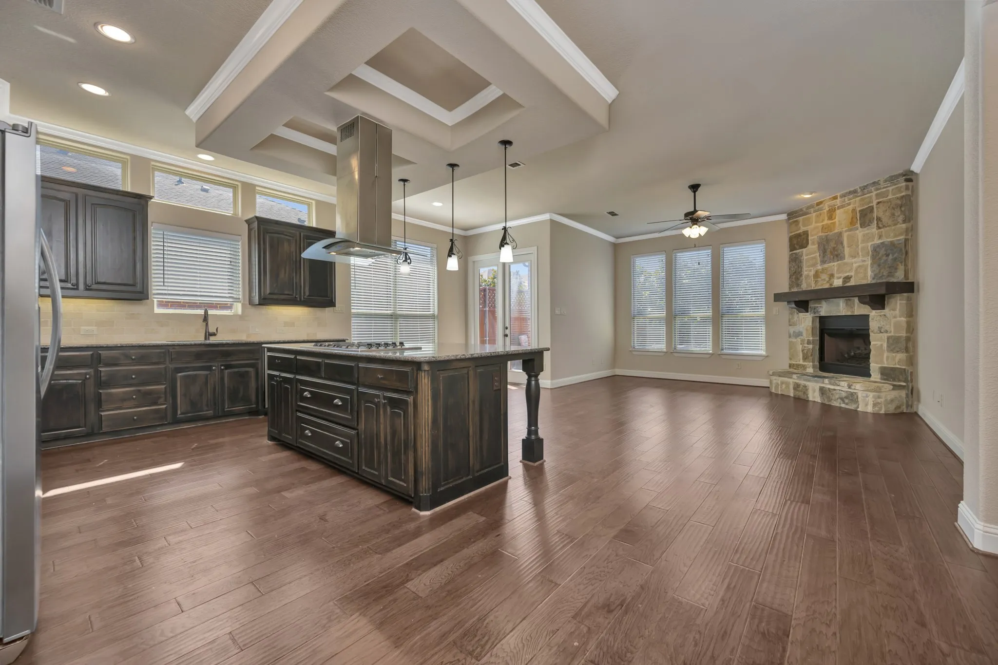 Single Family Residence For Sale in Denton County , 448 Chestnut Lane, Roanoke, Texas 76262, 3 Bedroom, 2 Bathroom, 2 Garage spaces, 2,083 Sqft, built in 2014, mls#21268331, Real Estate Agent in Roanoke, Homes For Sale in Denton county, Homes For Sale in Roanoke, Realtor in Roanoke Texas, Real Estate Brokerage Independent Realty Texas, Luminita Cordes Realtor