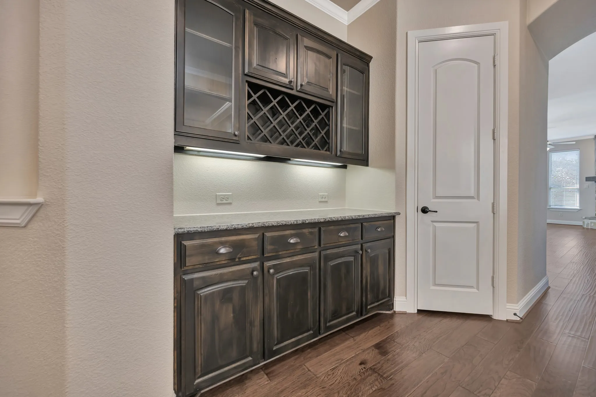 Single Family Residence For Sale in Denton County , 448 Chestnut Lane, Roanoke, Texas 76262, 3 Bedroom, 2 Bathroom, 2 Garage spaces, 2,083 Sqft, built in 2014, mls#21268331, Real Estate Agent in Roanoke, Homes For Sale in Denton county, Homes For Sale in Roanoke, Realtor in Roanoke Texas, Real Estate Brokerage Independent Realty Texas, Luminita Cordes Realtor