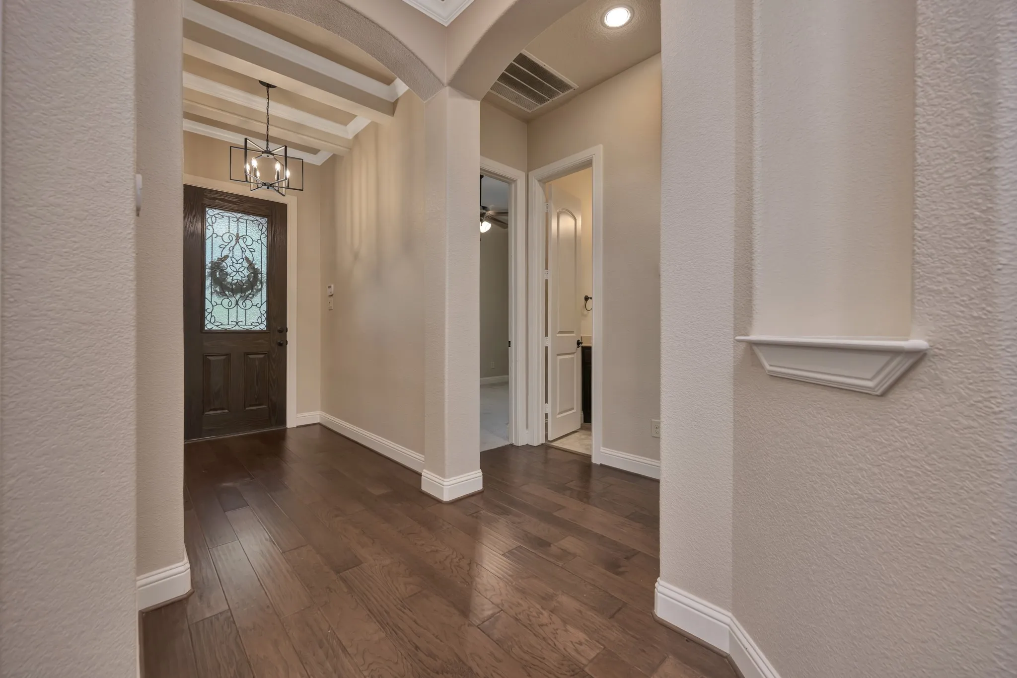 Single Family Residence For Sale in Denton County , 448 Chestnut Lane, Roanoke, Texas 76262, 3 Bedroom, 2 Bathroom, 2 Garage spaces, 2,083 Sqft, built in 2014, mls#21268331, Real Estate Agent in Roanoke, Homes For Sale in Denton county, Homes For Sale in Roanoke, Realtor in Roanoke Texas, Real Estate Brokerage Independent Realty Texas, Luminita Cordes Realtor