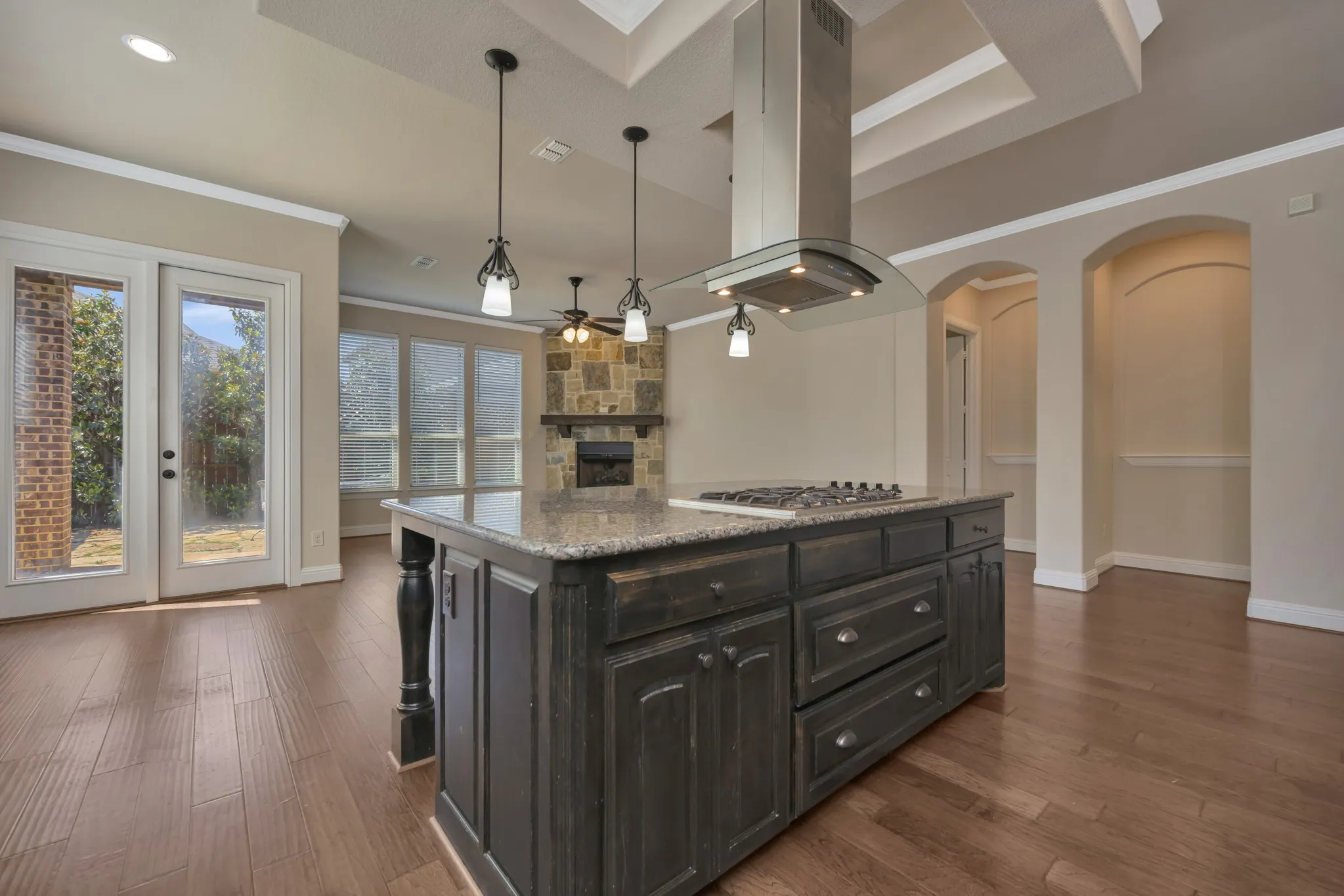 Single Family Residence For Sale in Denton County , 448 Chestnut Lane, Roanoke, Texas 76262, 3 Bedroom, 2 Bathroom, 2 Garage spaces, 2,083 Sqft, built in 2014, mls#21268331, Real Estate Agent in Roanoke, Homes For Sale in Denton county, Homes For Sale in Roanoke, Realtor in Roanoke Texas, Real Estate Brokerage Independent Realty Texas, Luminita Cordes Realtor