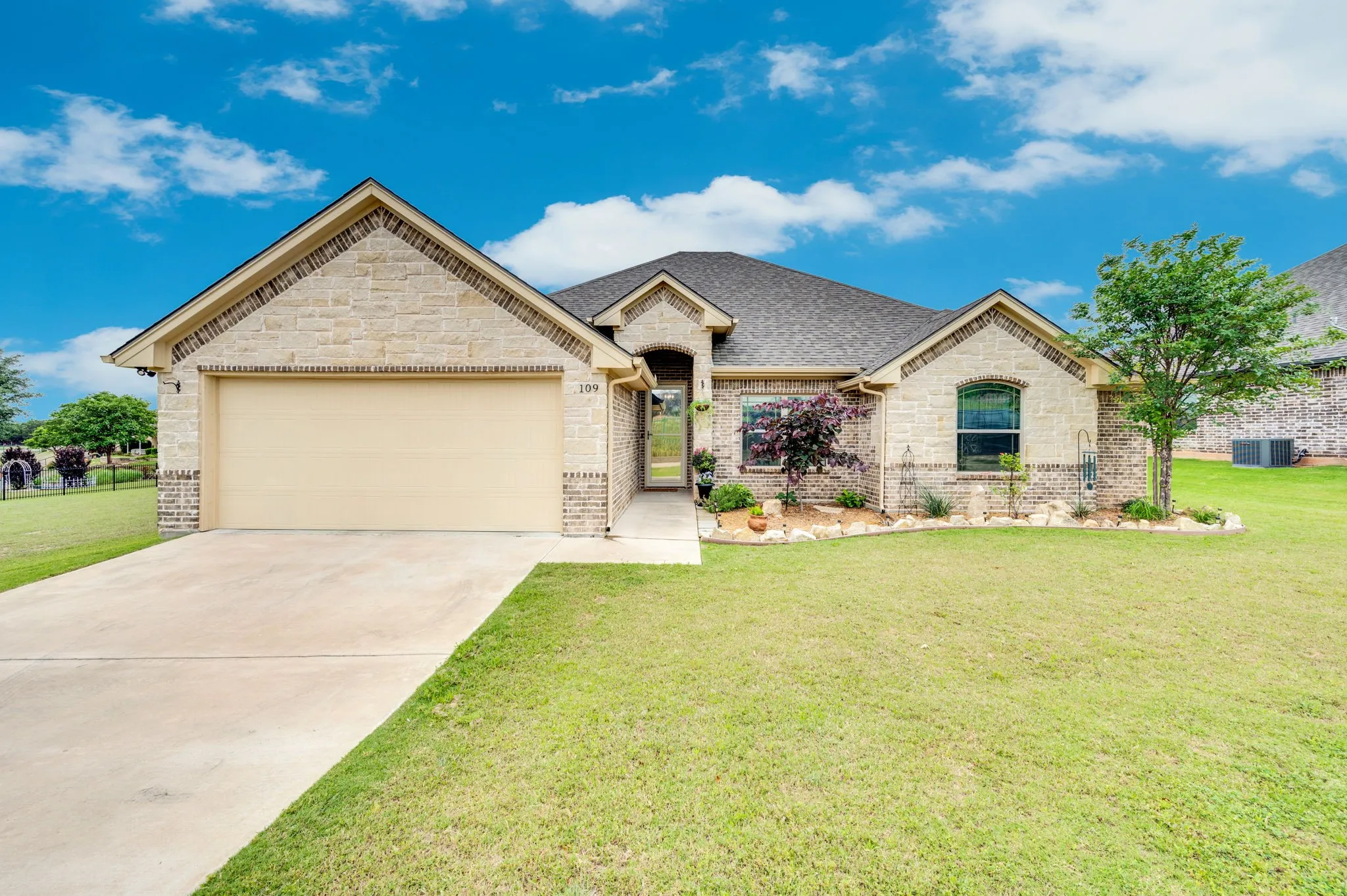 Single Family Residence For Sale in Somervell County , 109 Creekside Drive, Glen Rose, Texas 76043, 4 Bedroom, 2 Bathroom, 2 Garage spaces, 2,101 Sqft, built in 2020, mls#21268275, Real Estate Agent in Glen Rose, Homes For Sale in Somervell county, Homes For Sale in Glen Rose, Realtor in Glen Rose Texas, Real Estate Brokerage Independent Realty Texas, Luminita Cordes Realtor