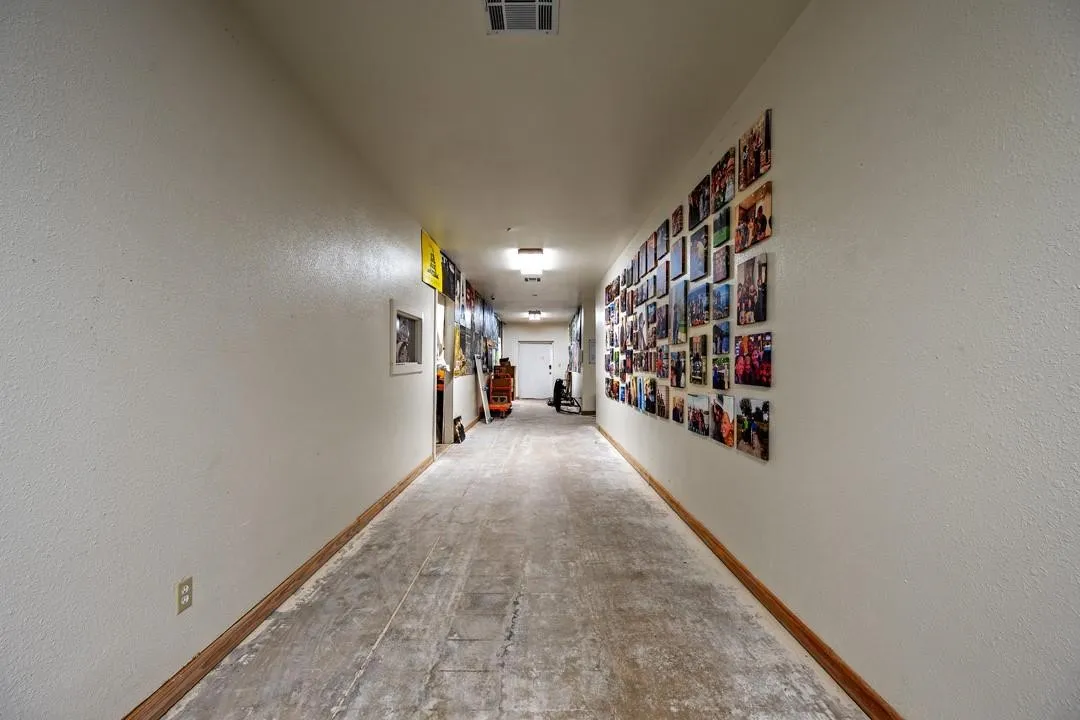 Warehouse For Sale in Grayson County , 31633 Hwy 377 Highway, Gordonville, Texas 76245, 0, 0, Garage spaces, 13,500 Sqft, built in 1990, mls#21256057, Real Estate Agent in Gordonville, Homes For Sale in Grayson county, Homes For Sale in Gordonville, Realtor in Gordonville Texas, Real Estate Brokerage Independent Realty Texas, Luminita Cordes Realtor
