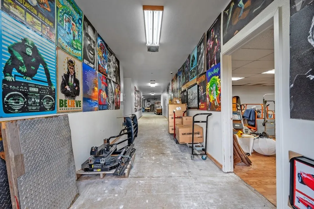 Warehouse For Sale in Grayson County , 31633 Hwy 377 Highway, Gordonville, Texas 76245, 0, 0, Garage spaces, 13,500 Sqft, built in 1990, mls#21256057, Real Estate Agent in Gordonville, Homes For Sale in Grayson county, Homes For Sale in Gordonville, Realtor in Gordonville Texas, Real Estate Brokerage Independent Realty Texas, Luminita Cordes Realtor