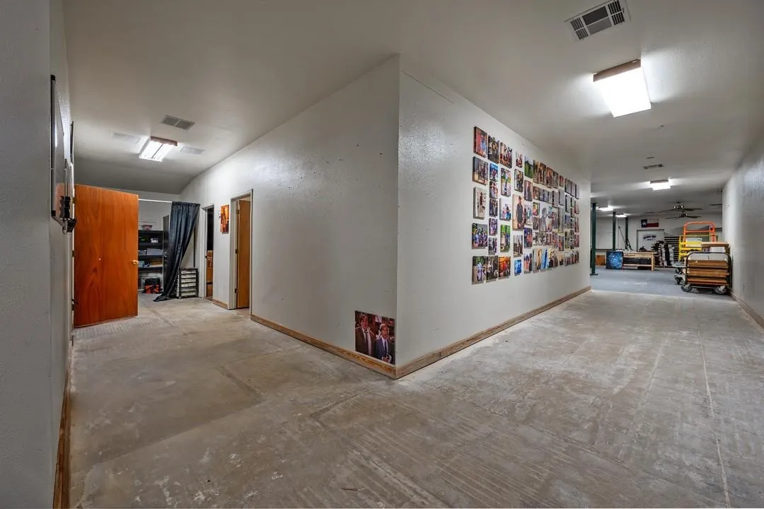 Warehouse For Sale in Grayson County , 31633 Hwy 377 Highway, Gordonville, Texas 76245, 0, 0, Garage spaces, 13,500 Sqft, built in 1990, mls#21256057, Real Estate Agent in Gordonville, Homes For Sale in Grayson county, Homes For Sale in Gordonville, Realtor in Gordonville Texas, Real Estate Brokerage Independent Realty Texas, Luminita Cordes Realtor