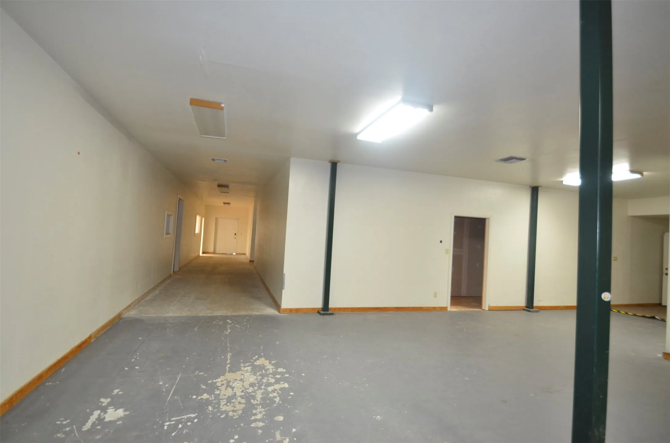 Warehouse For Sale in Grayson County , 31633 Hwy 377 Highway, Gordonville, Texas 76245, 0, 0, Garage spaces, 13,500 Sqft, built in 1990, mls#21256057, Real Estate Agent in Gordonville, Homes For Sale in Grayson county, Homes For Sale in Gordonville, Realtor in Gordonville Texas, Real Estate Brokerage Independent Realty Texas, Luminita Cordes Realtor