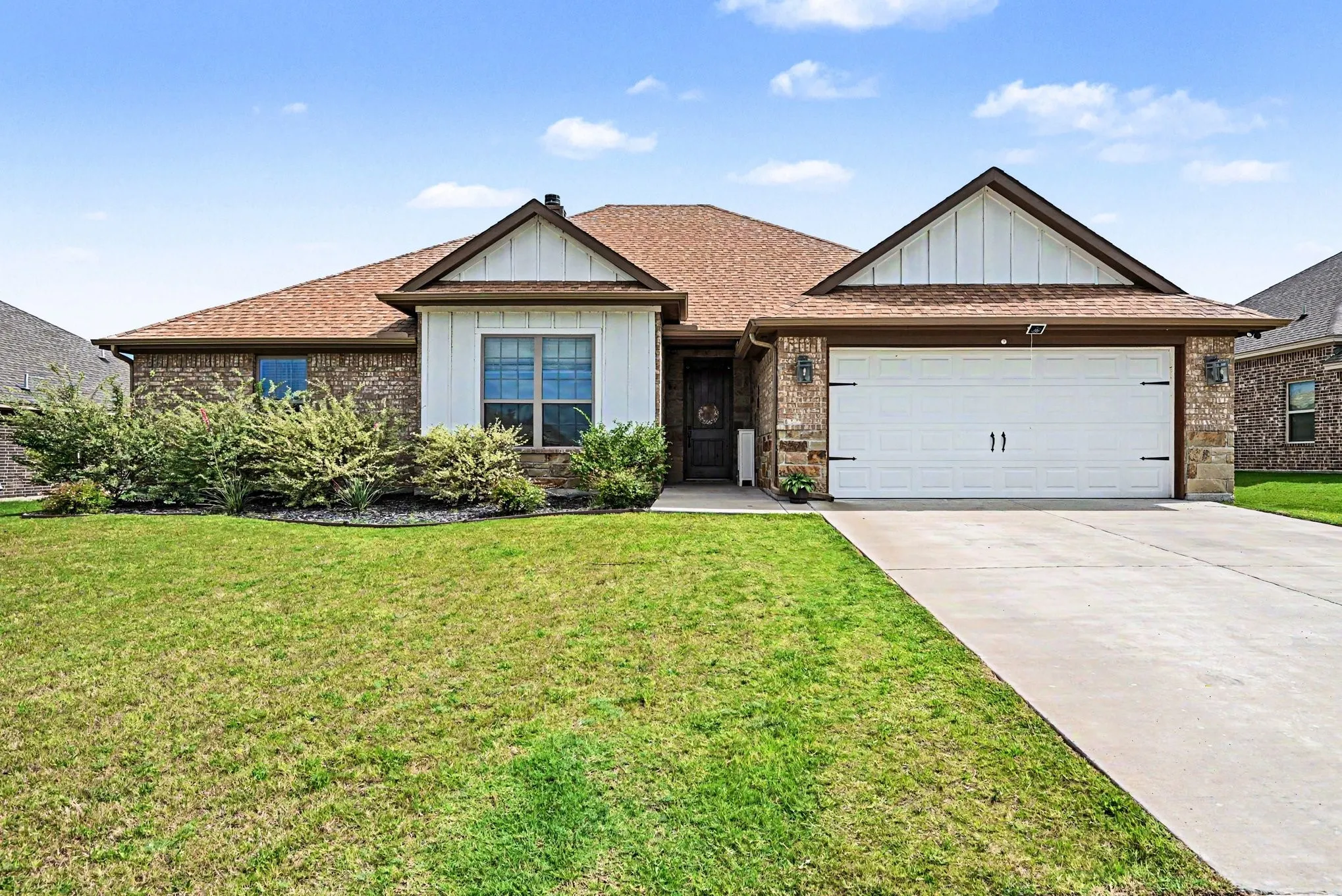 Single Family Residence For Sale in Johnson County , 207 Bayless Avenue, Godley, Texas 76044, 4 Bedroom, 2 Bathroom, 2 Garage spaces, 1,990 Sqft, built in 2023, Price $355,000, mls#21271184, Real Estate Agent in Godley, Homes For Sale in Johnson county, Homes For Sale in Godley, Realtor in Godley Texas, Real Estate Brokerage Independent Realty Texas, Luminita Cordes Realtor