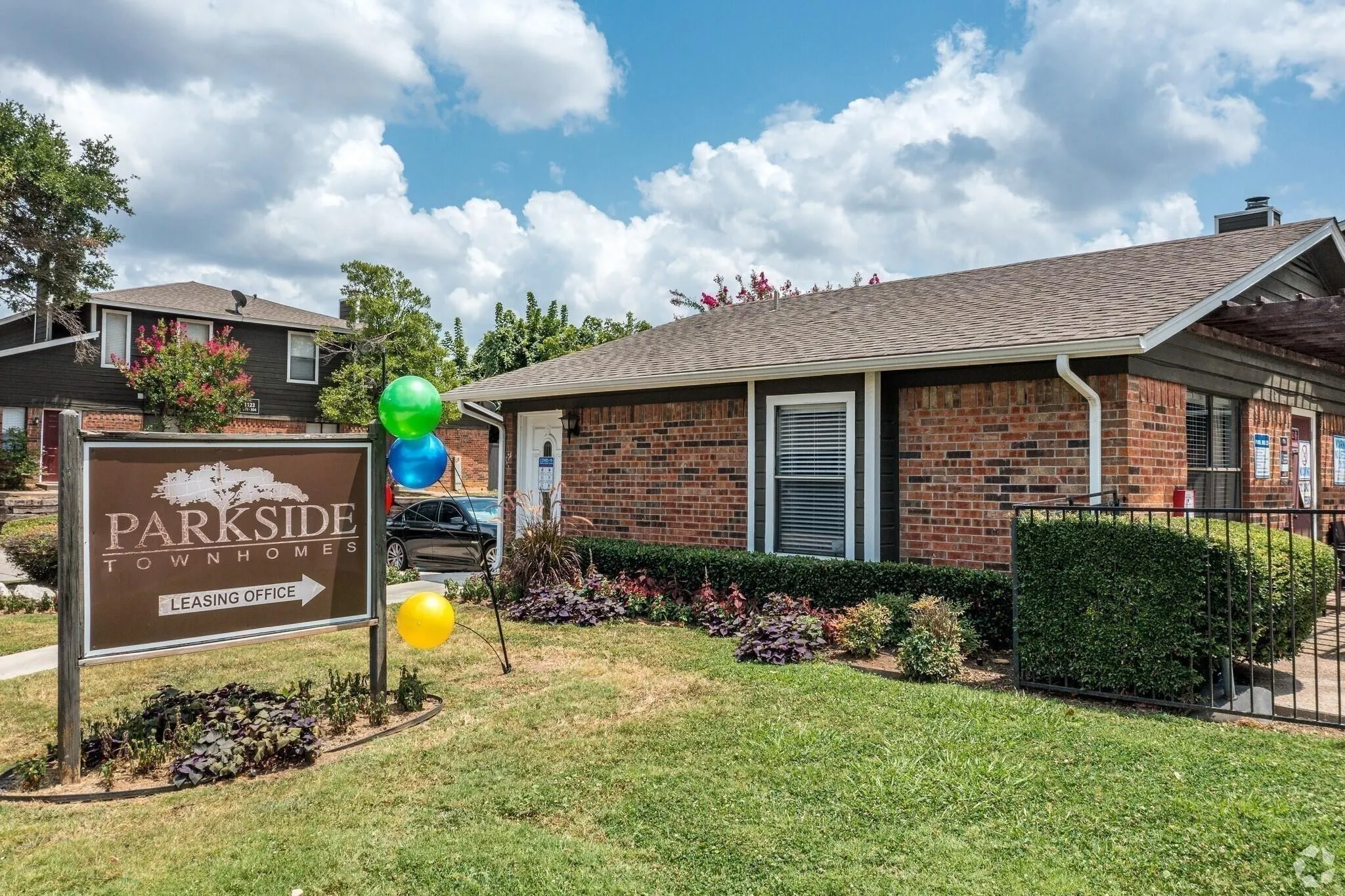 Condominium For Sale in Tarrant County , 1122 Millview Drive 1703, Arlington, Texas 76012, 3 Bedroom, 2 Bathroom, Garage spaces, 1,200 Sqft, built in 1984, mls#21272333, Real Estate Agent in Arlington, Homes For Sale in Tarrant county, Homes For Sale in Arlington, Realtor in Arlington Texas, Real Estate Brokerage Independent Realty Texas, Luminita Cordes Realtor