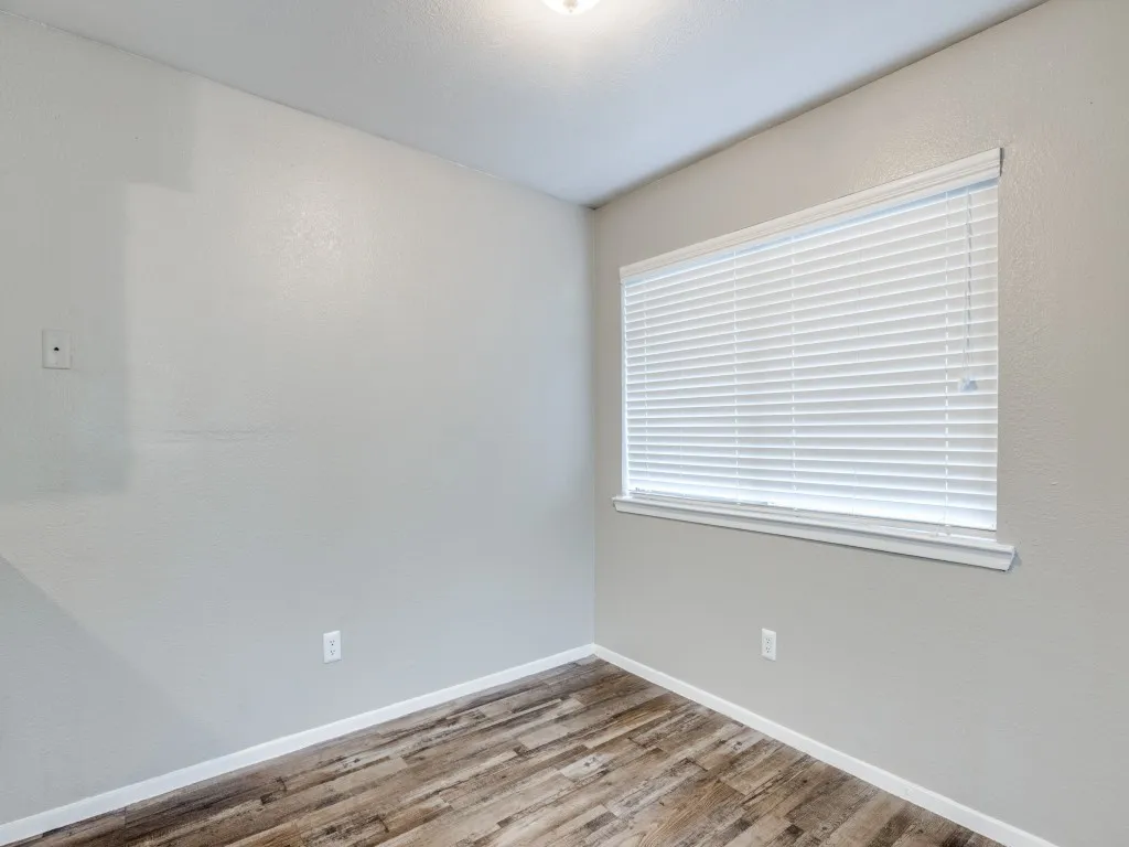 Condominium For Sale in Tarrant County , 1122 Millview Drive 1703, Arlington, Texas 76012, 3 Bedroom, 2 Bathroom, Garage spaces, 1,200 Sqft, built in 1984, mls#21272333, Real Estate Agent in Arlington, Homes For Sale in Tarrant county, Homes For Sale in Arlington, Realtor in Arlington Texas, Real Estate Brokerage Independent Realty Texas, Luminita Cordes Realtor