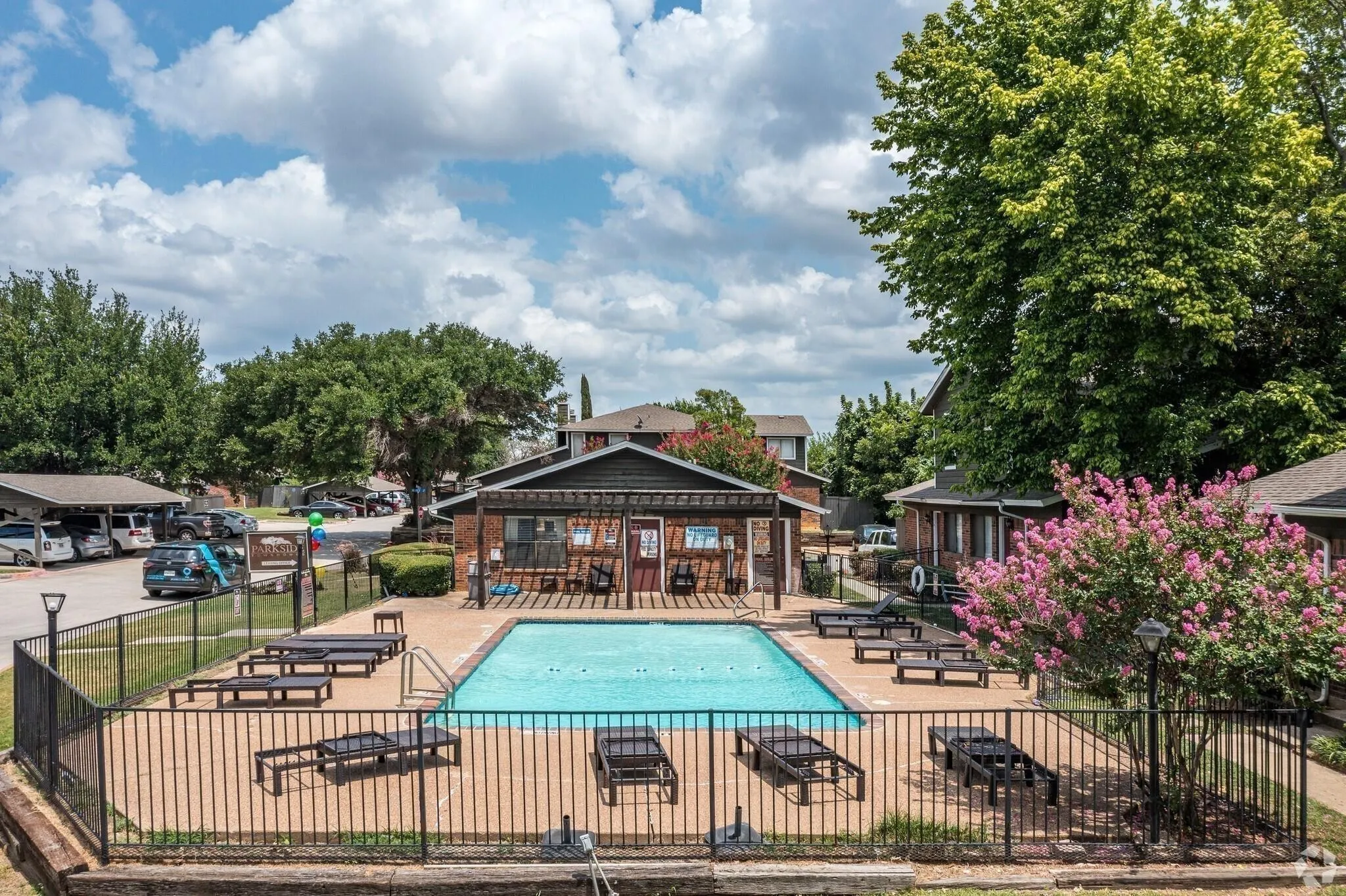 Condominium For Sale in Tarrant County , 1122 Millview Drive 1703, Arlington, Texas 76012, 3 Bedroom, 2 Bathroom, Garage spaces, 1,200 Sqft, built in 1984, mls#21272333, Real Estate Agent in Arlington, Homes For Sale in Tarrant county, Homes For Sale in Arlington, Realtor in Arlington Texas, Real Estate Brokerage Independent Realty Texas, Luminita Cordes Realtor
