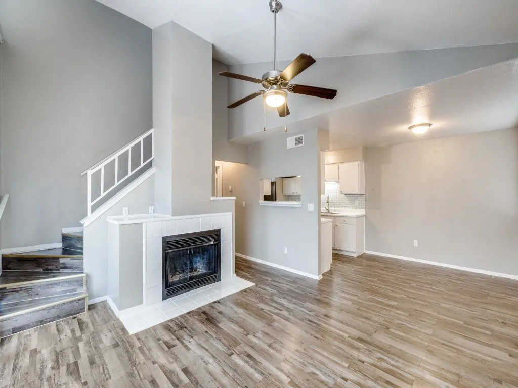 Condominium For Sale in Tarrant County , 1122 Millview Drive 1703, Arlington, Texas 76012, 3 Bedroom, 2 Bathroom, Garage spaces, 1,200 Sqft, built in 1984, mls#21272333, Real Estate Agent in Arlington, Homes For Sale in Tarrant county, Homes For Sale in Arlington, Realtor in Arlington Texas, Real Estate Brokerage Independent Realty Texas, Luminita Cordes Realtor