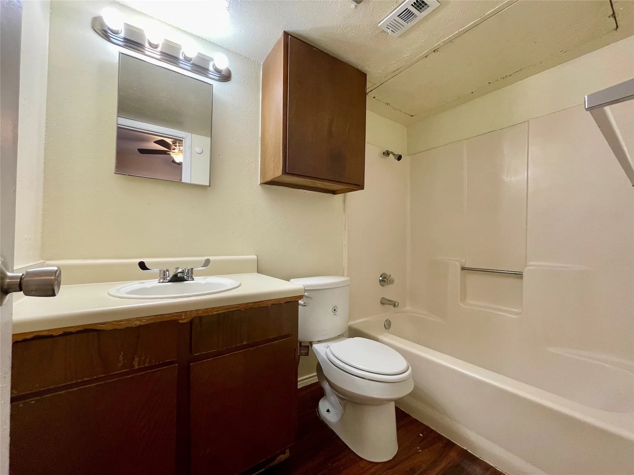 Bathroom. Notice the combo shower/tub.