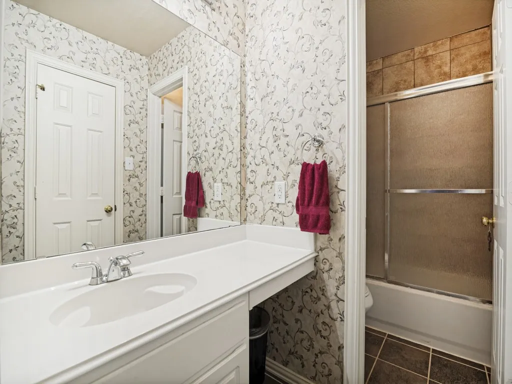 Single Family Residence For Sale in Dallas County , 10405 Panks Court, Rowlett, Texas 75089, 5 Bedroom, 4 Bathroom, 2 Garage spaces, 3,948 Sqft, built in 2004, mls#21272019, Real Estate Agent in Rowlett, Homes For Sale in Dallas county, Homes For Sale in Rowlett, Realtor in Rowlett Texas, Real Estate Brokerage Independent Realty Texas, Luminita Cordes Realtor