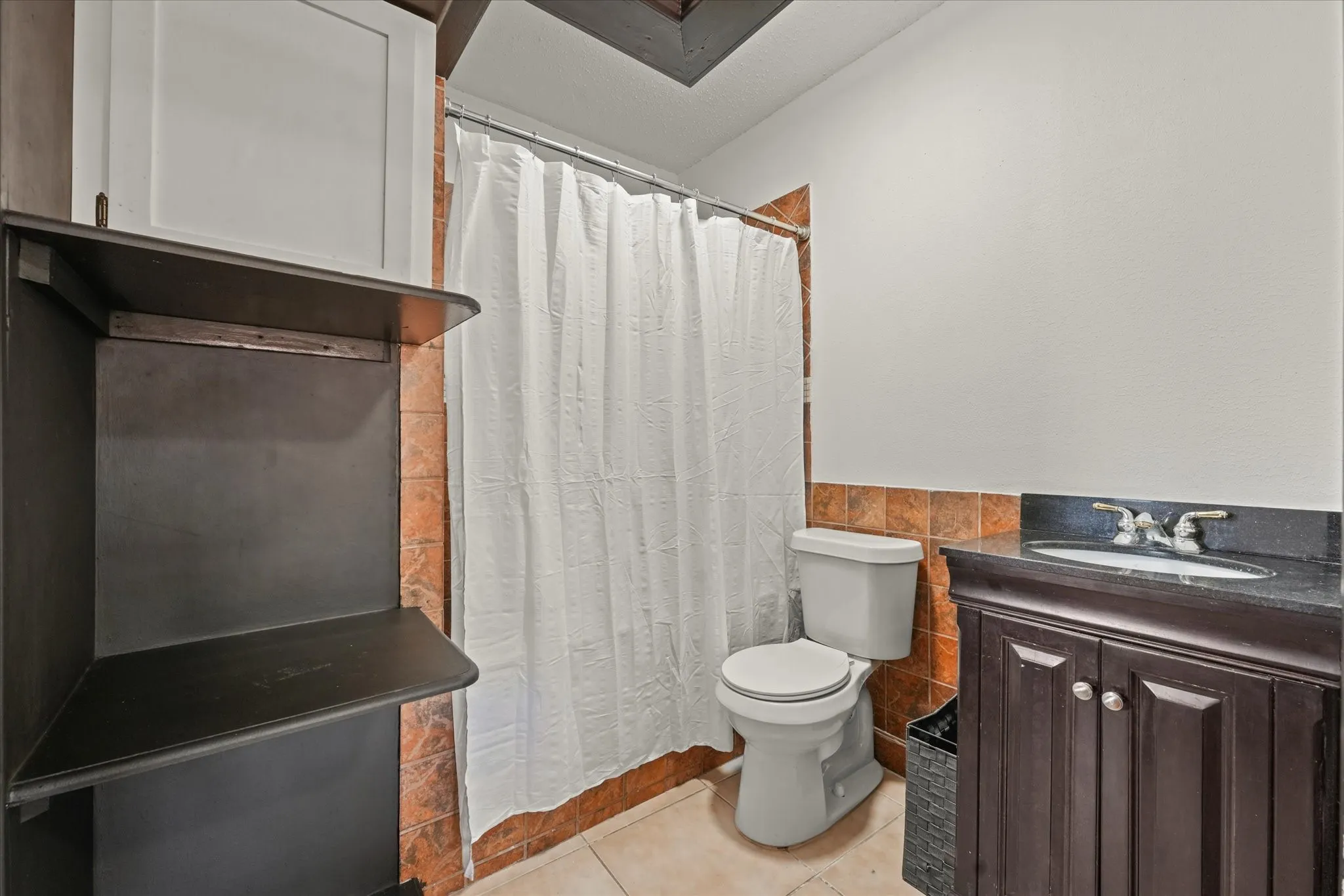Single Family Residence For Sale in Dallas County , 2795 Beechmont Drive, Dallas, Texas 75228, 4 Bedroom, 3 Bathroom, Garage spaces, 1,833 Sqft, built in 1964, mls#21272382, Real Estate Agent in Dallas, Homes For Sale in Dallas county, Homes For Sale in Dallas, Realtor in Dallas Texas, Real Estate Brokerage Independent Realty Texas, Luminita Cordes Realtor