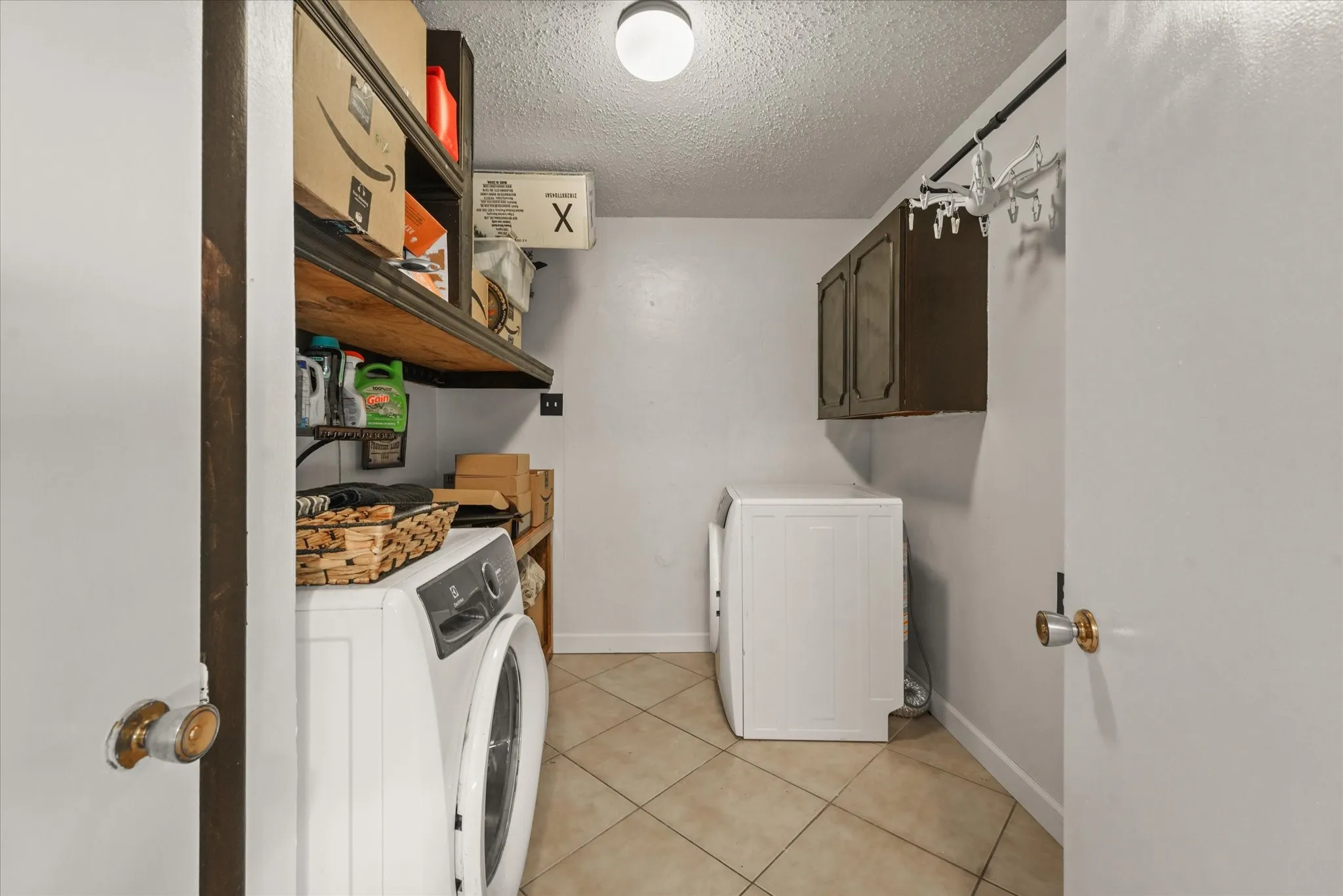 Single Family Residence For Sale in Dallas County , 2795 Beechmont Drive, Dallas, Texas 75228, 4 Bedroom, 3 Bathroom, Garage spaces, 1,833 Sqft, built in 1964, mls#21272382, Real Estate Agent in Dallas, Homes For Sale in Dallas county, Homes For Sale in Dallas, Realtor in Dallas Texas, Real Estate Brokerage Independent Realty Texas, Luminita Cordes Realtor