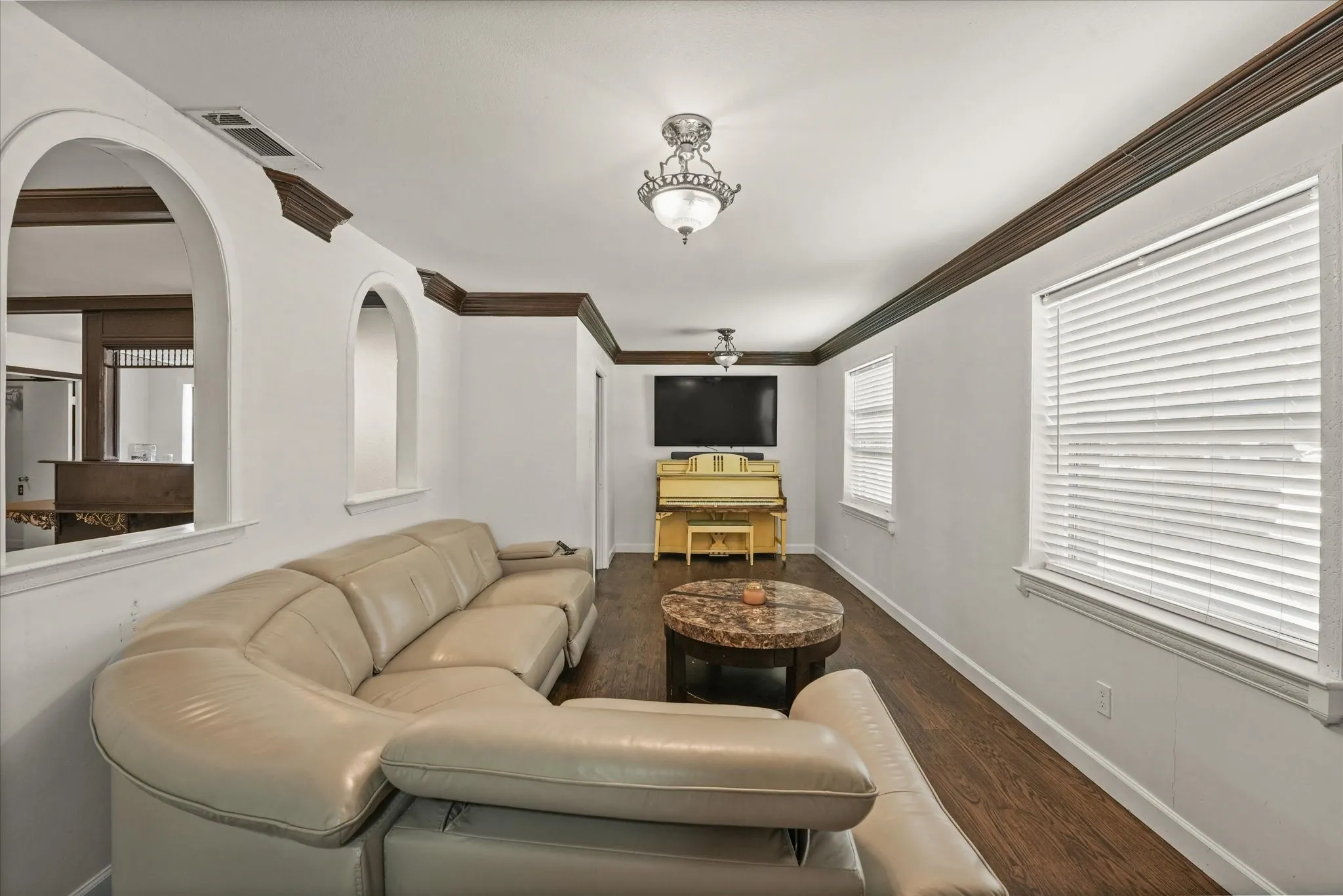Single Family Residence For Sale in Dallas County , 2795 Beechmont Drive, Dallas, Texas 75228, 4 Bedroom, 3 Bathroom, Garage spaces, 1,833 Sqft, built in 1964, mls#21272382, Real Estate Agent in Dallas, Homes For Sale in Dallas county, Homes For Sale in Dallas, Realtor in Dallas Texas, Real Estate Brokerage Independent Realty Texas, Luminita Cordes Realtor