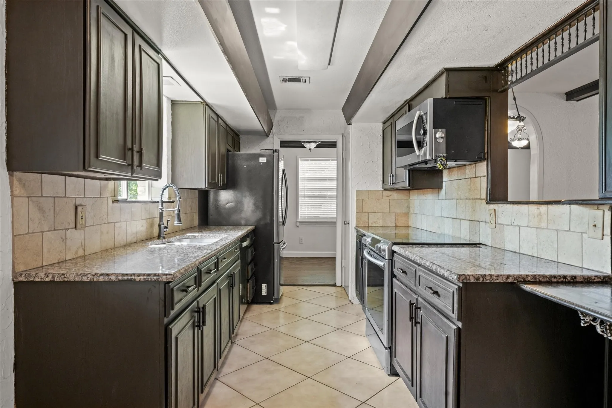 Single Family Residence For Sale in Dallas County , 2795 Beechmont Drive, Dallas, Texas 75228, 4 Bedroom, 3 Bathroom, Garage spaces, 1,833 Sqft, built in 1964, mls#21272382, Real Estate Agent in Dallas, Homes For Sale in Dallas county, Homes For Sale in Dallas, Realtor in Dallas Texas, Real Estate Brokerage Independent Realty Texas, Luminita Cordes Realtor