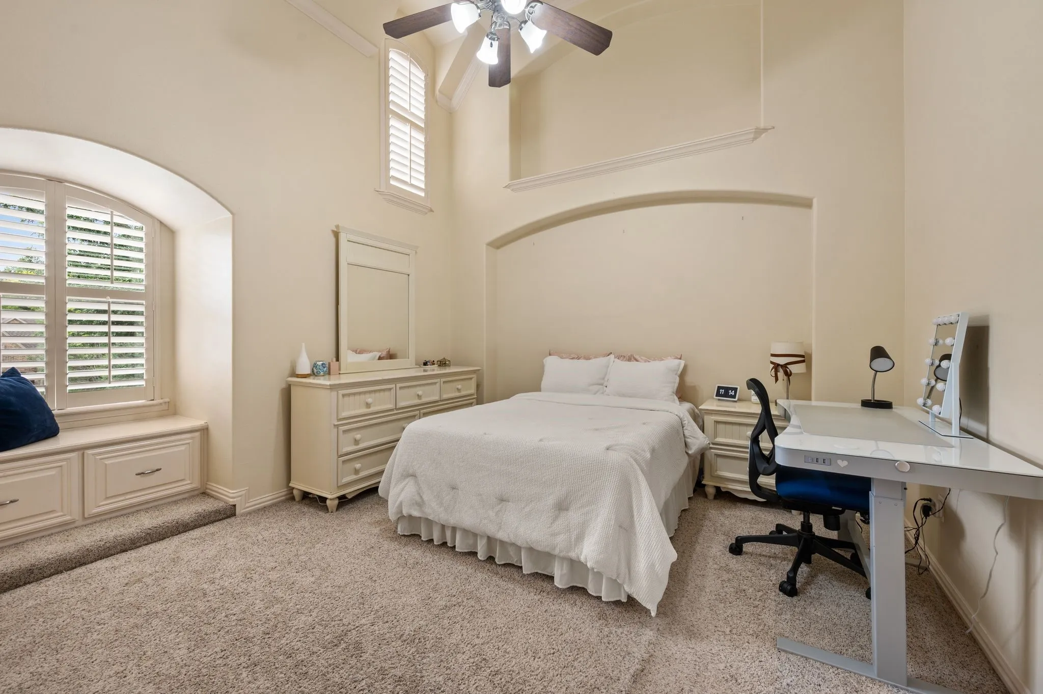 Single Family Residence For Sale in Tarrant County , 1908 Stratton Court, Colleyville, Texas 76034, 5 Bedroom, 6 Bathroom, 4 Garage spaces, 5,187 Sqft, built in 2003, mls#21265199, Real Estate Agent in Colleyville, Homes For Sale in Tarrant county, Homes For Sale in Colleyville, Realtor in Colleyville Texas, Real Estate Brokerage Independent Realty Texas, Luminita Cordes Realtor