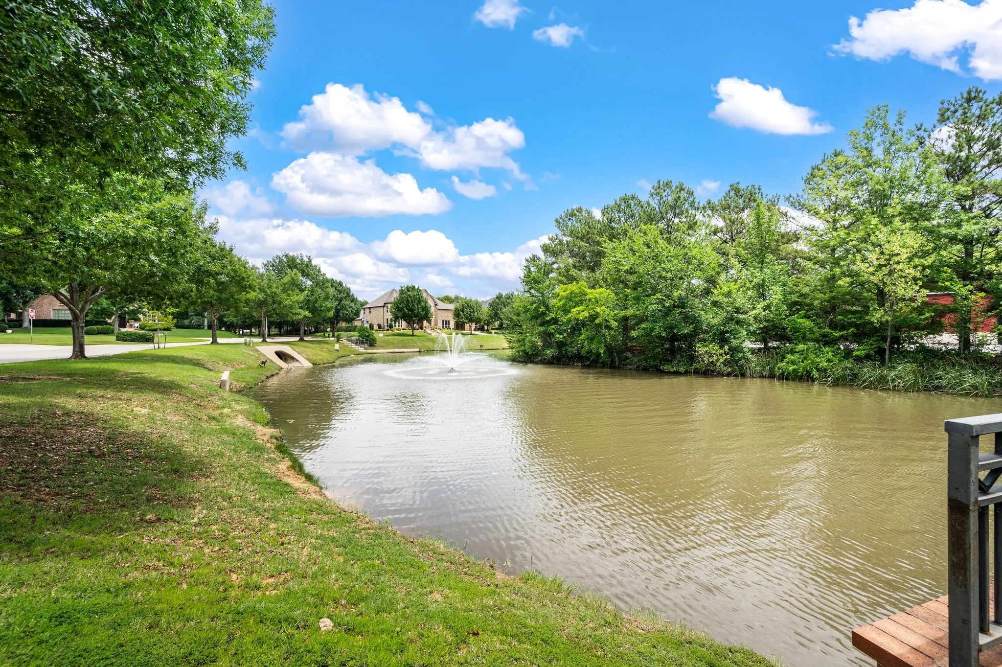 Single Family Residence For Sale in Tarrant County , 1908 Stratton Court, Colleyville, Texas 76034, 5 Bedroom, 6 Bathroom, 4 Garage spaces, 5,187 Sqft, built in 2003, mls#21265199, Real Estate Agent in Colleyville, Homes For Sale in Tarrant county, Homes For Sale in Colleyville, Realtor in Colleyville Texas, Real Estate Brokerage Independent Realty Texas, Luminita Cordes Realtor