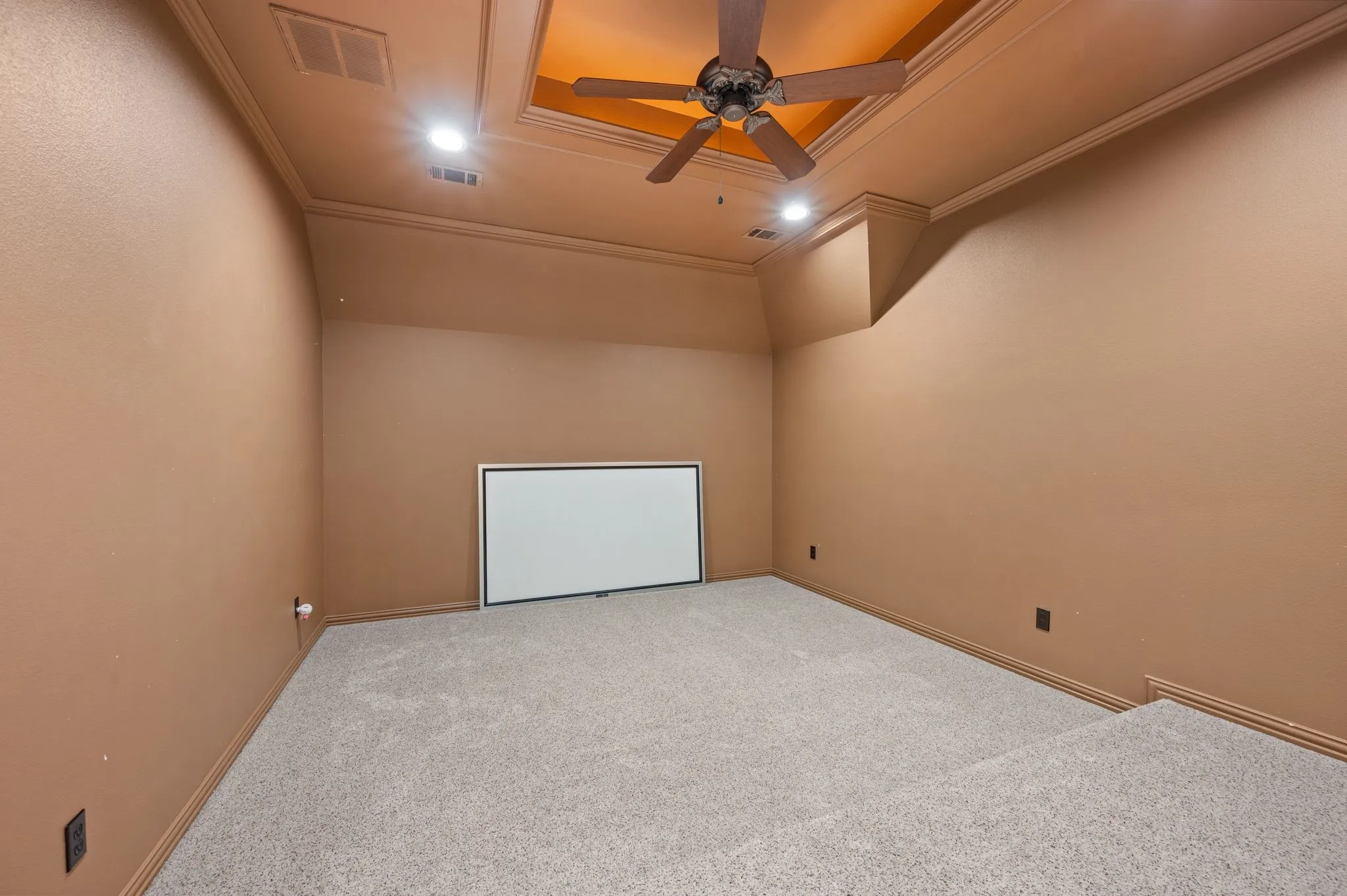Single Family Residence For Sale in Tarrant County , 1908 Stratton Court, Colleyville, Texas 76034, 5 Bedroom, 6 Bathroom, 4 Garage spaces, 5,187 Sqft, built in 2003, mls#21265199, Real Estate Agent in Colleyville, Homes For Sale in Tarrant county, Homes For Sale in Colleyville, Realtor in Colleyville Texas, Real Estate Brokerage Independent Realty Texas, Luminita Cordes Realtor
