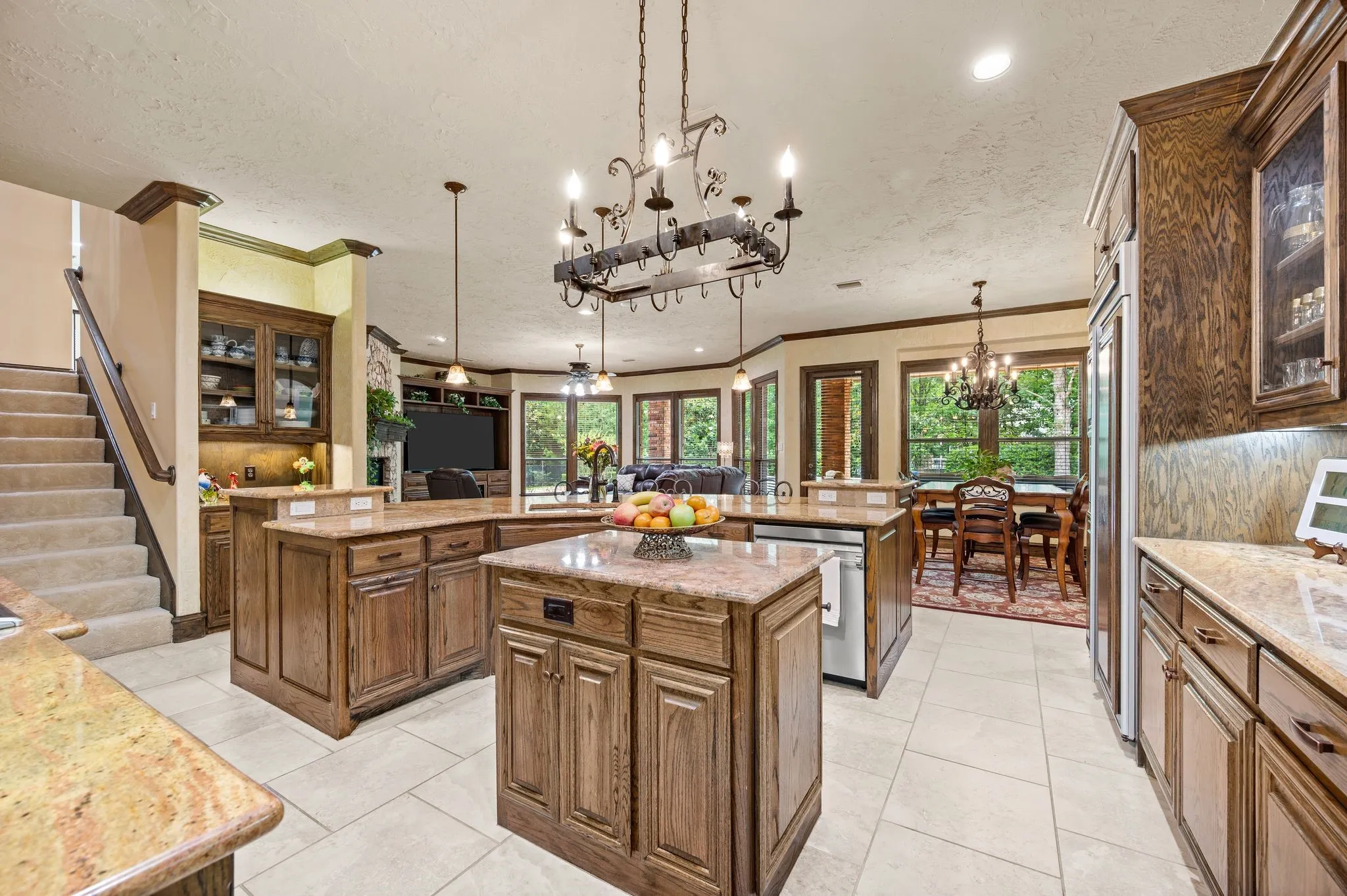 Single Family Residence For Sale in Tarrant County , 1908 Stratton Court, Colleyville, Texas 76034, 5 Bedroom, 6 Bathroom, 4 Garage spaces, 5,187 Sqft, built in 2003, mls#21265199, Real Estate Agent in Colleyville, Homes For Sale in Tarrant county, Homes For Sale in Colleyville, Realtor in Colleyville Texas, Real Estate Brokerage Independent Realty Texas, Luminita Cordes Realtor