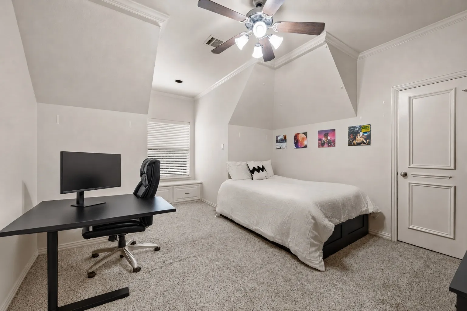 Single Family Residence For Sale in Tarrant County , 1908 Stratton Court, Colleyville, Texas 76034, 5 Bedroom, 6 Bathroom, 4 Garage spaces, 5,187 Sqft, built in 2003, mls#21265199, Real Estate Agent in Colleyville, Homes For Sale in Tarrant county, Homes For Sale in Colleyville, Realtor in Colleyville Texas, Real Estate Brokerage Independent Realty Texas, Luminita Cordes Realtor