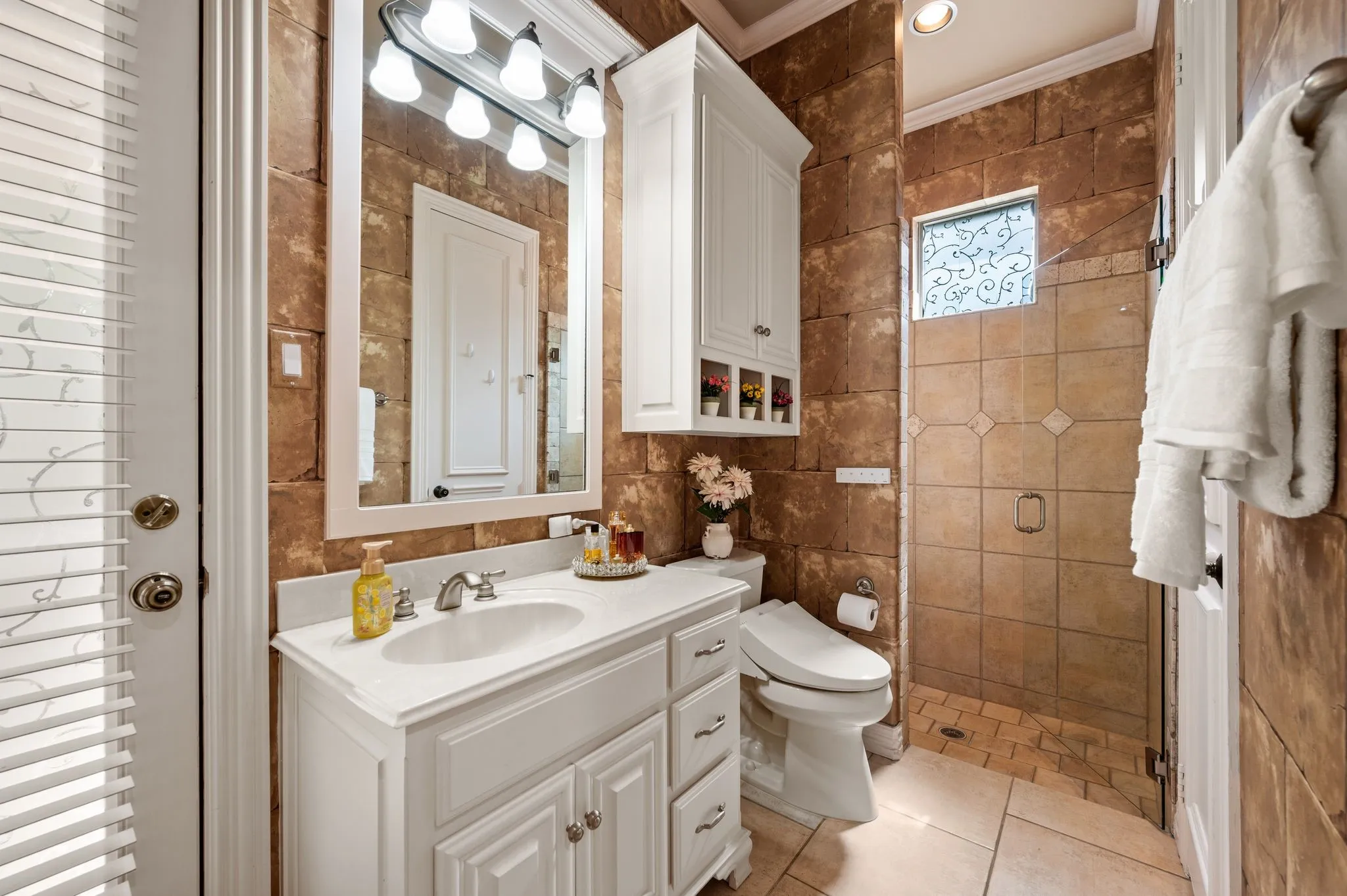 Single Family Residence For Sale in Tarrant County , 1908 Stratton Court, Colleyville, Texas 76034, 5 Bedroom, 6 Bathroom, 4 Garage spaces, 5,187 Sqft, built in 2003, mls#21265199, Real Estate Agent in Colleyville, Homes For Sale in Tarrant county, Homes For Sale in Colleyville, Realtor in Colleyville Texas, Real Estate Brokerage Independent Realty Texas, Luminita Cordes Realtor