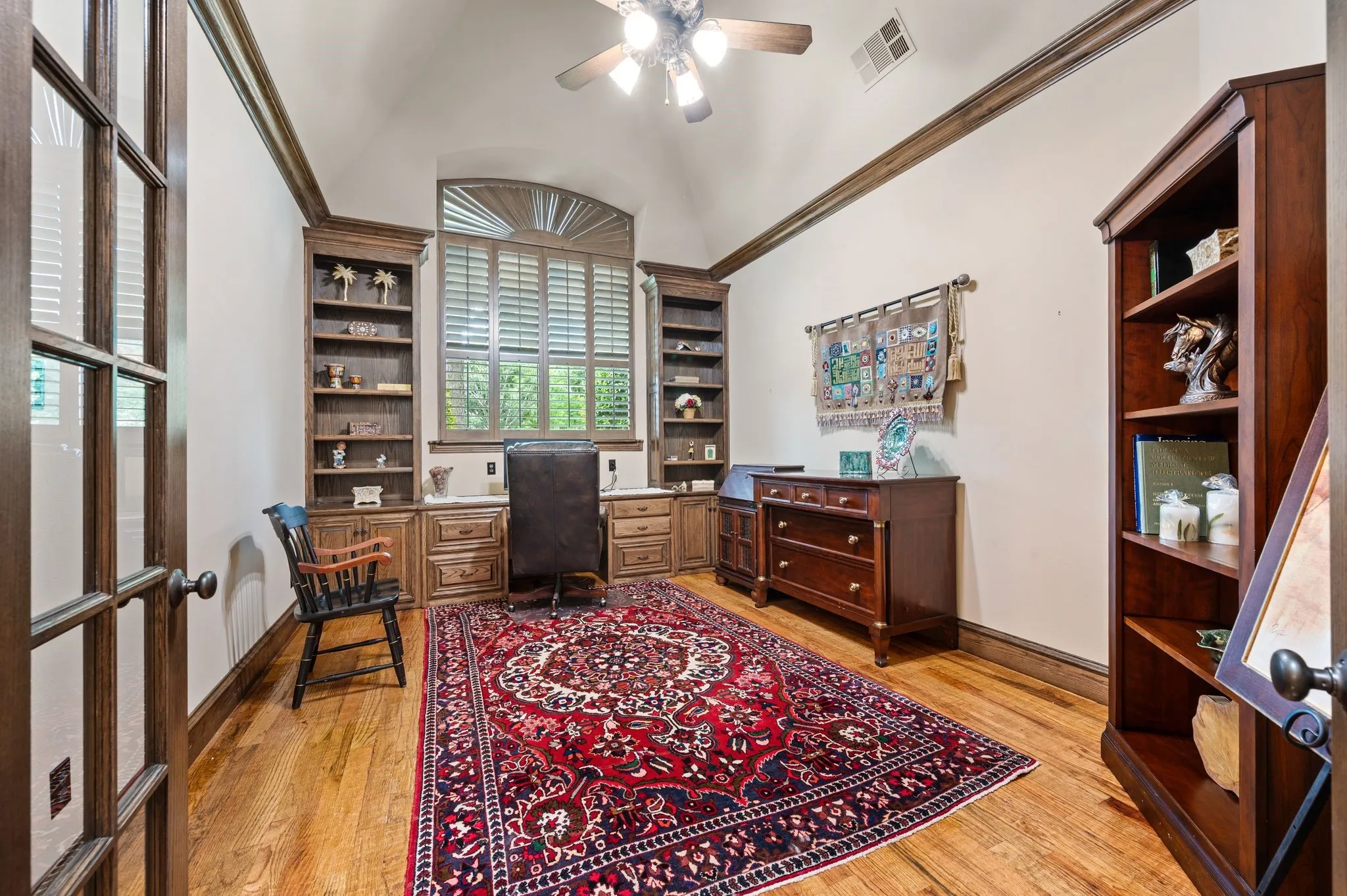 Single Family Residence For Sale in Tarrant County , 1908 Stratton Court, Colleyville, Texas 76034, 5 Bedroom, 6 Bathroom, 4 Garage spaces, 5,187 Sqft, built in 2003, mls#21265199, Real Estate Agent in Colleyville, Homes For Sale in Tarrant county, Homes For Sale in Colleyville, Realtor in Colleyville Texas, Real Estate Brokerage Independent Realty Texas, Luminita Cordes Realtor