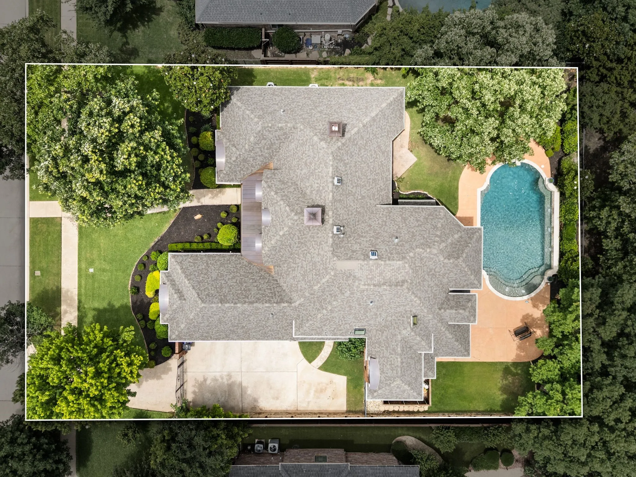 Single Family Residence For Sale in Tarrant County , 1908 Stratton Court, Colleyville, Texas 76034, 5 Bedroom, 6 Bathroom, 4 Garage spaces, 5,187 Sqft, built in 2003, mls#21265199, Real Estate Agent in Colleyville, Homes For Sale in Tarrant county, Homes For Sale in Colleyville, Realtor in Colleyville Texas, Real Estate Brokerage Independent Realty Texas, Luminita Cordes Realtor