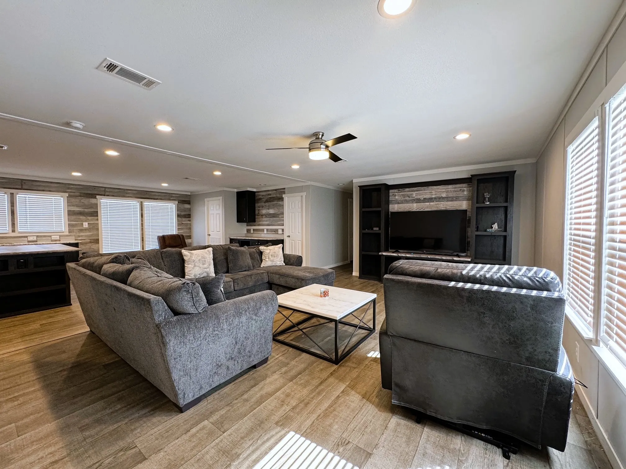 Manufactured Home For Sale in Morris County , 39 CR 1206, Daingerfield, Texas 75638, 3 Bedroom, 2 Bathroom, Garage spaces, 1,736 Sqft, built in 2024, mls#21271686, Real Estate Agent in Daingerfield, Homes For Sale in Morris county, Homes For Sale in Daingerfield, Realtor in Daingerfield Texas, Real Estate Brokerage Independent Realty Texas, Luminita Cordes Realtor